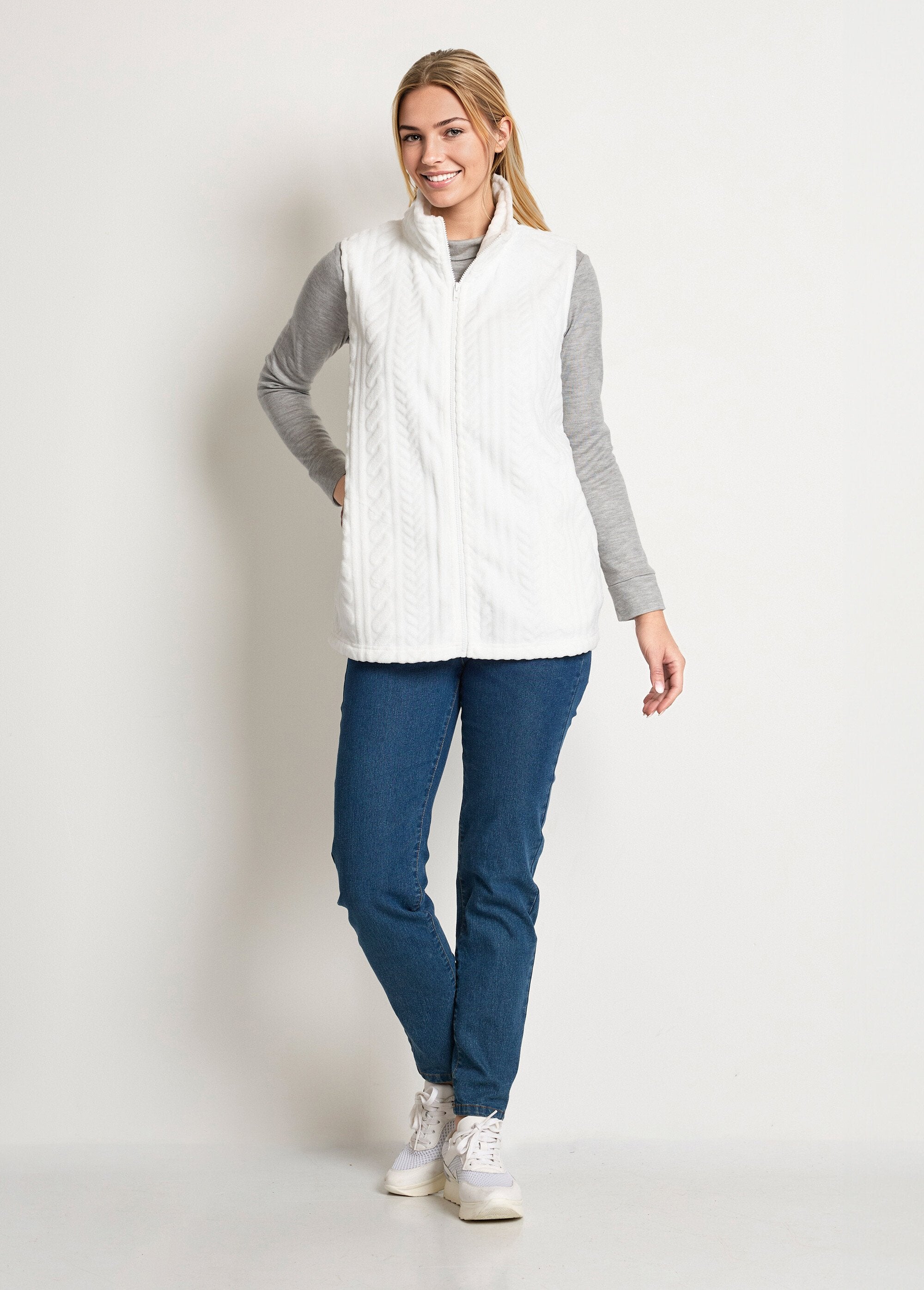Mouwloos_fleece_vest_met_ritssluiting_en_pluche_gevoel_Blanc_SF1_slim