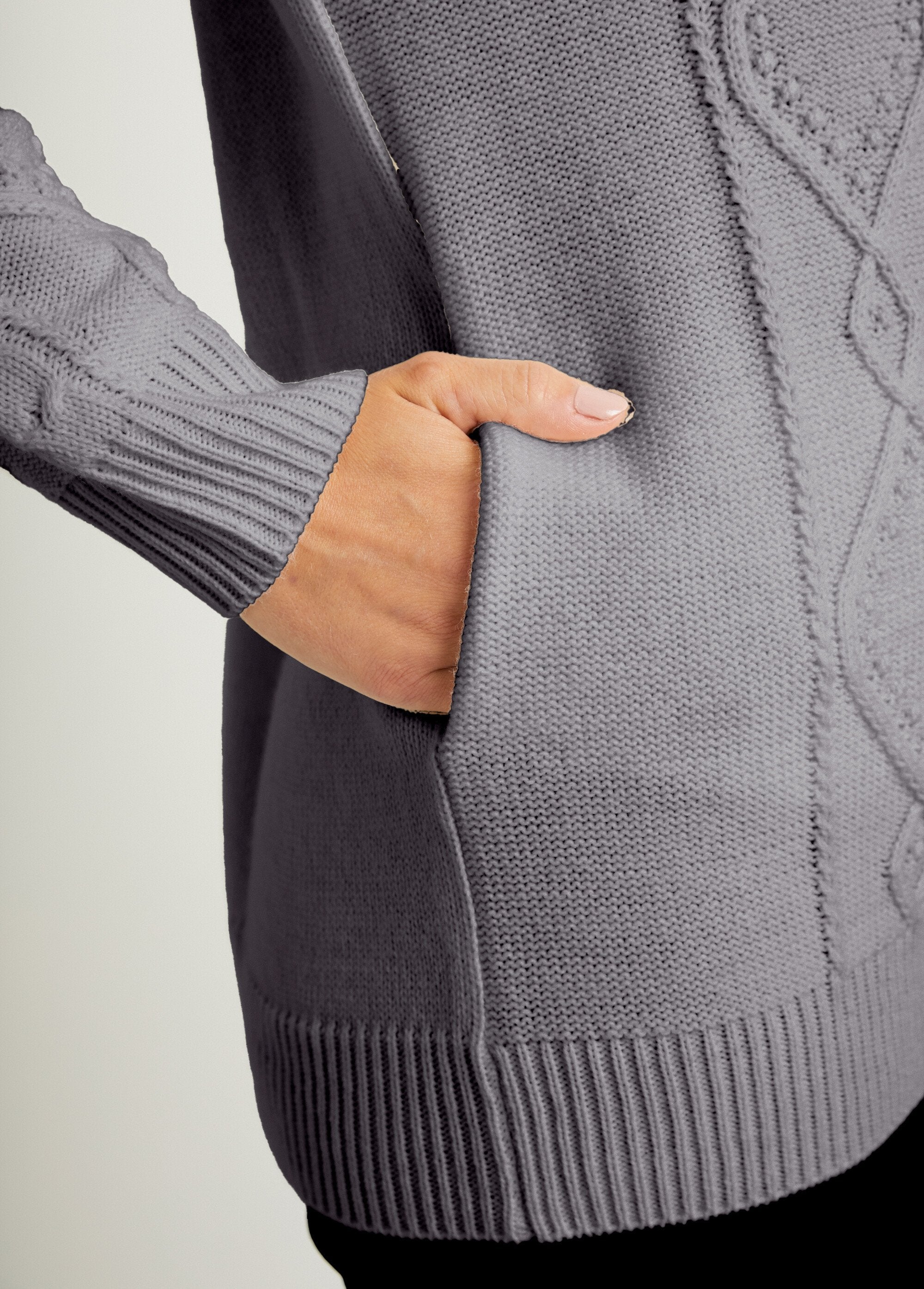 Warm_vest_met_rits_en_gekabelde_hoge_kraag_Grijs_DE3_slim