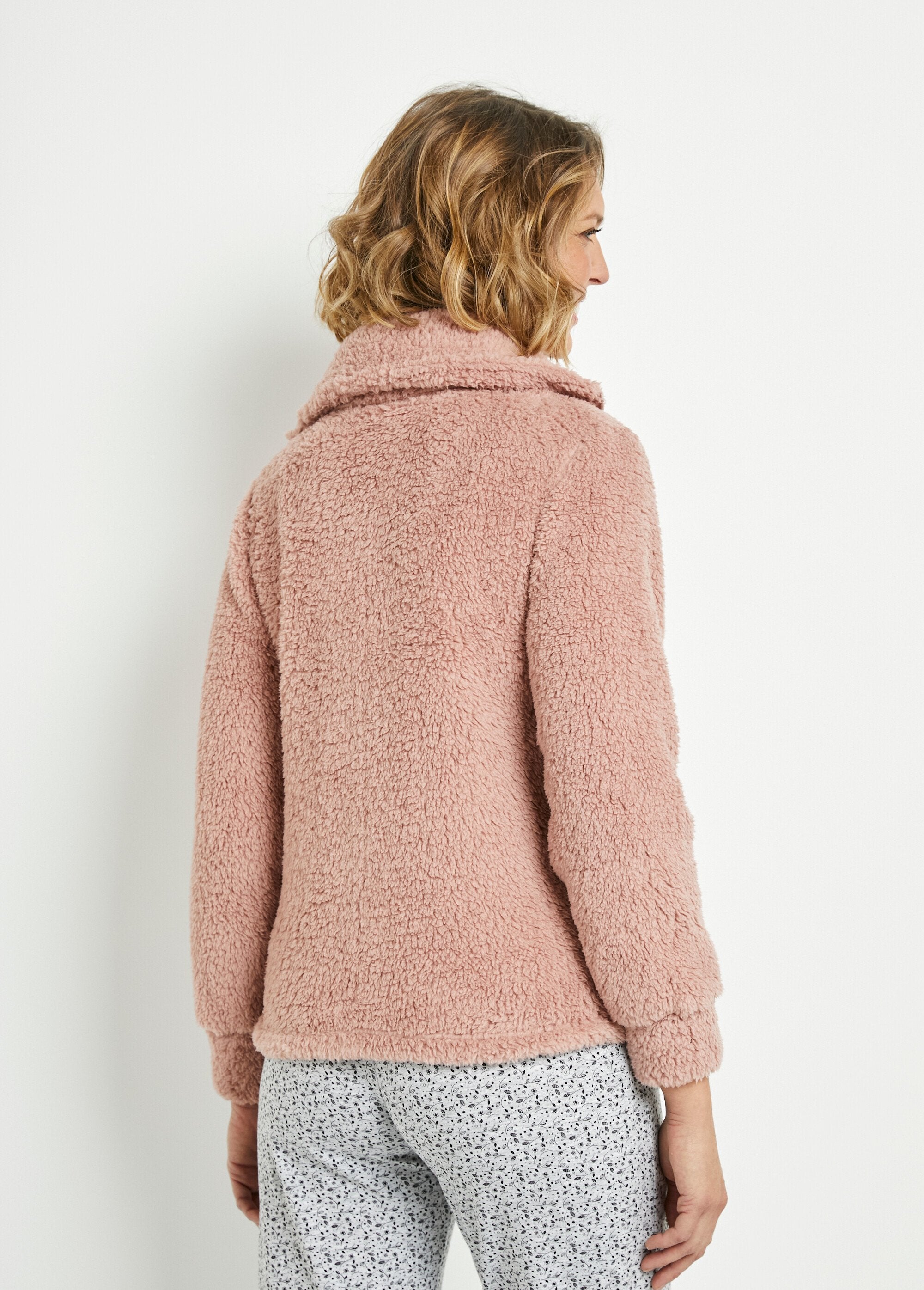 Warme_pastelkleurige_fleecetrui_met_ritssluiting_Rose_DO1_slim