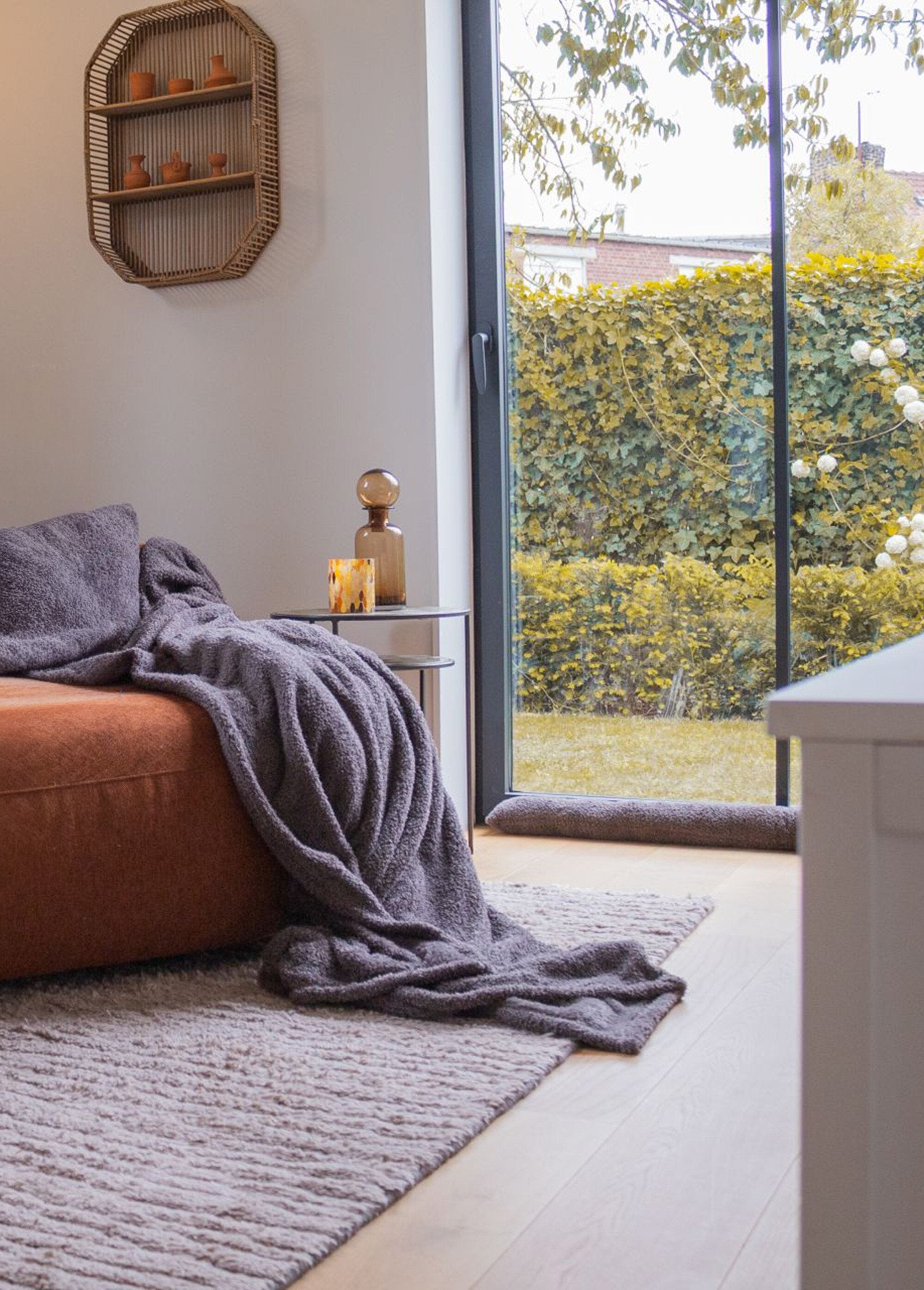 Groot_warm_koraal_fleece_kleed_2m_x_1,5m_Gris_SF1_slim