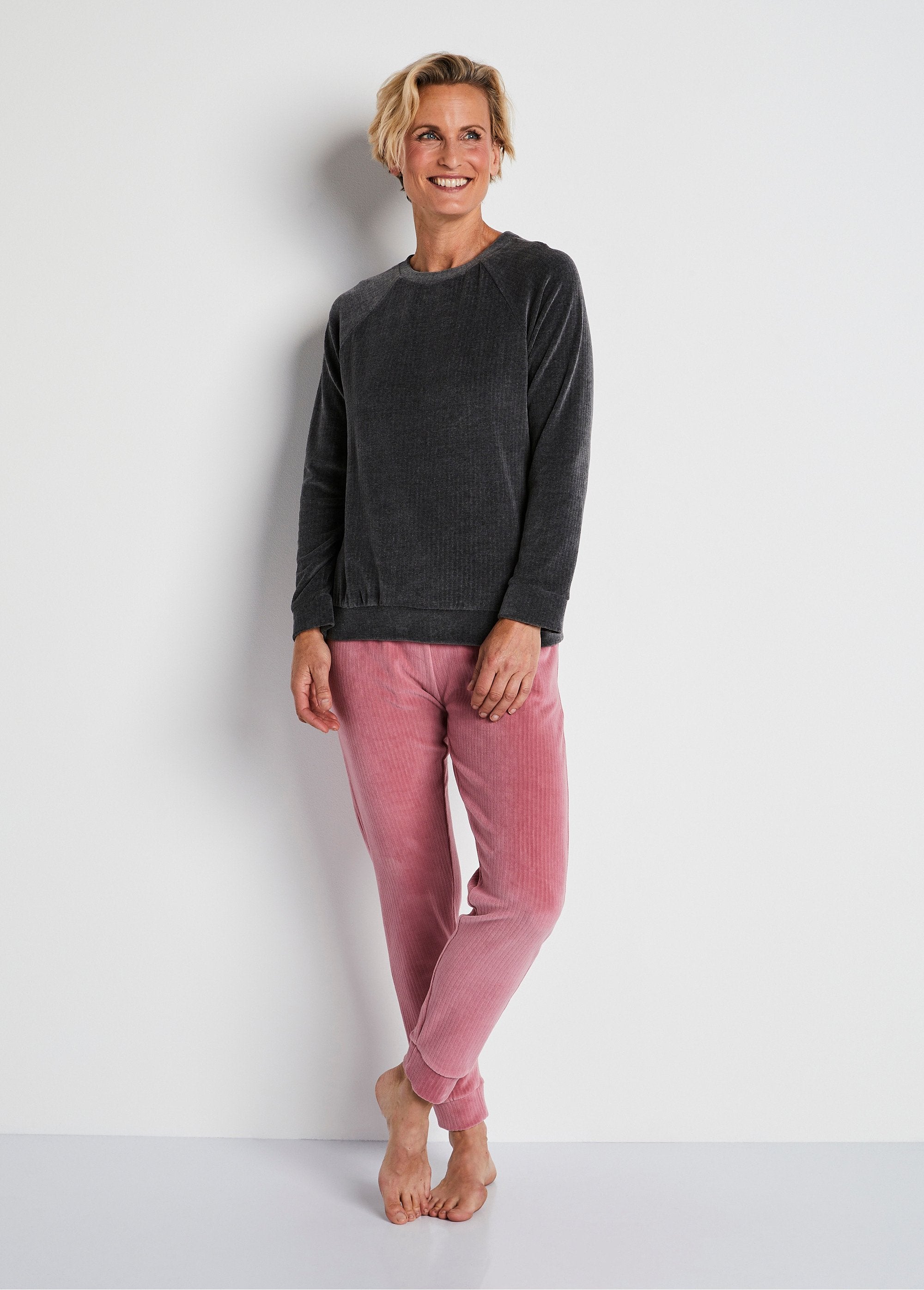 Corduroy_sweatshirt_pyjamatop_Houtskool_grijs_SF1_slim