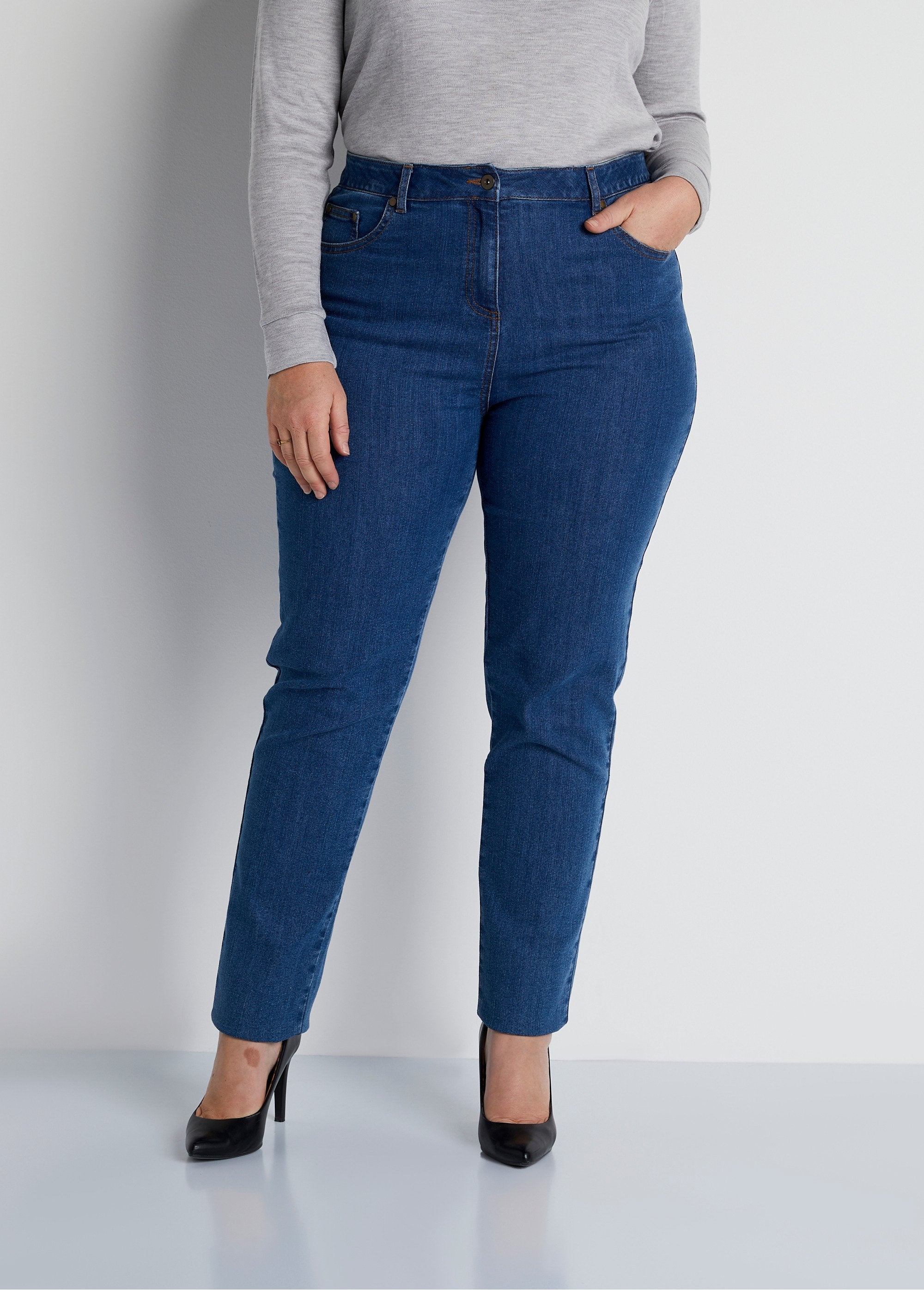 5-pocket_stretch_katoenen_jeans_met_tailleband_BLAUW_FA1_curvy