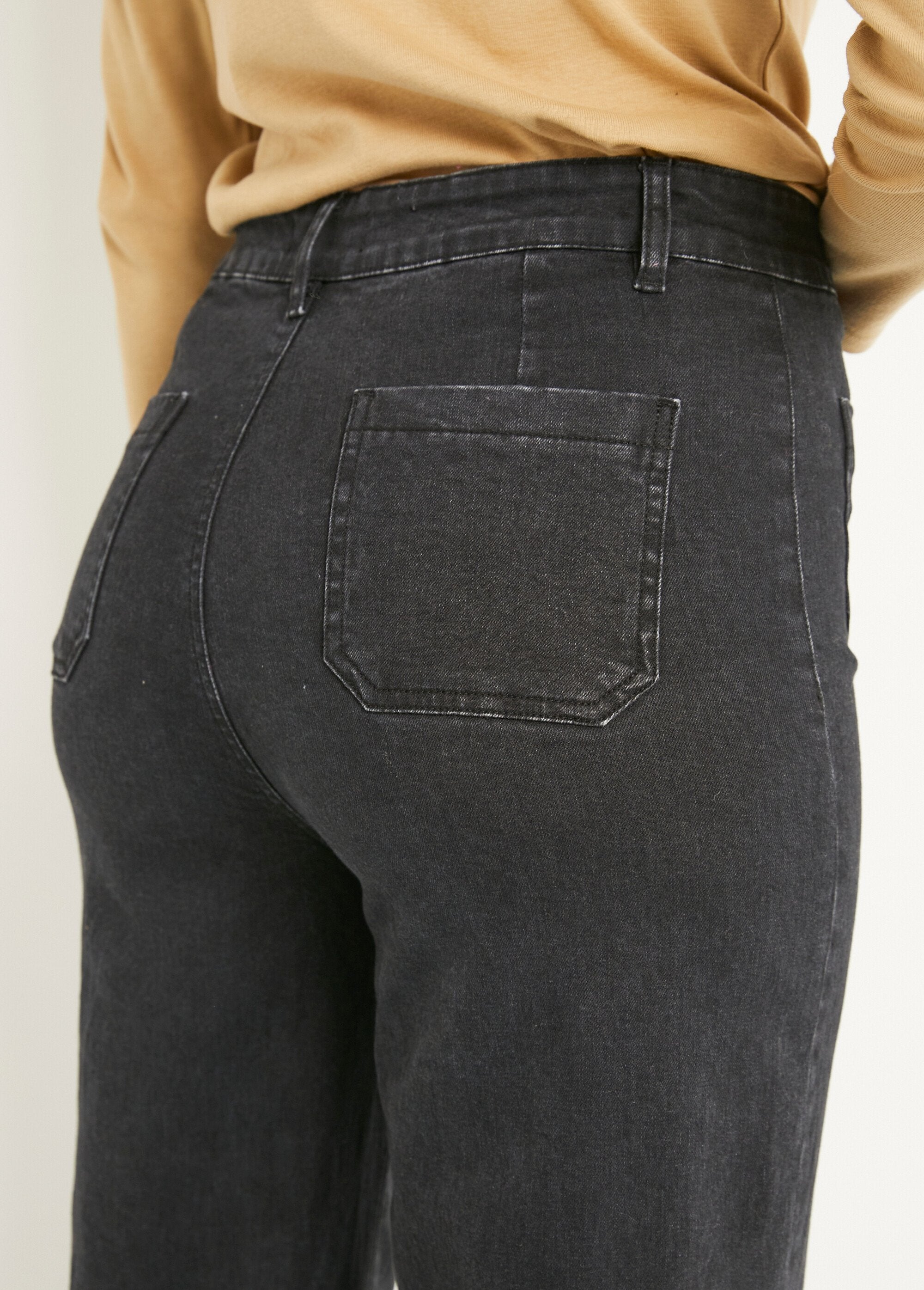 Extra_stretch_denim_jeans_met_wijde_pijpen_en_4_zakken_Noir_DE1_slim