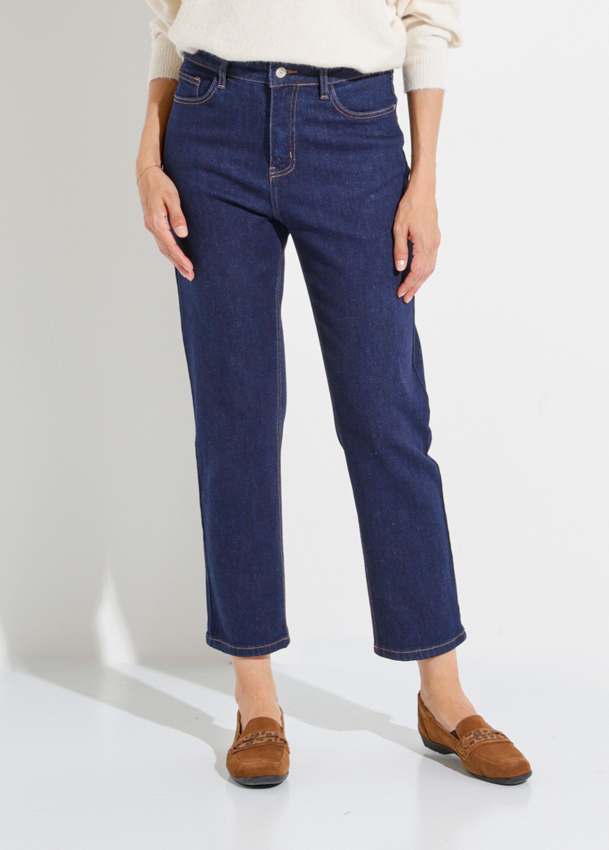 Denim_mom_jeans,_GROTE_MAAT_speciaal_Bleu_brut_FA1_slim