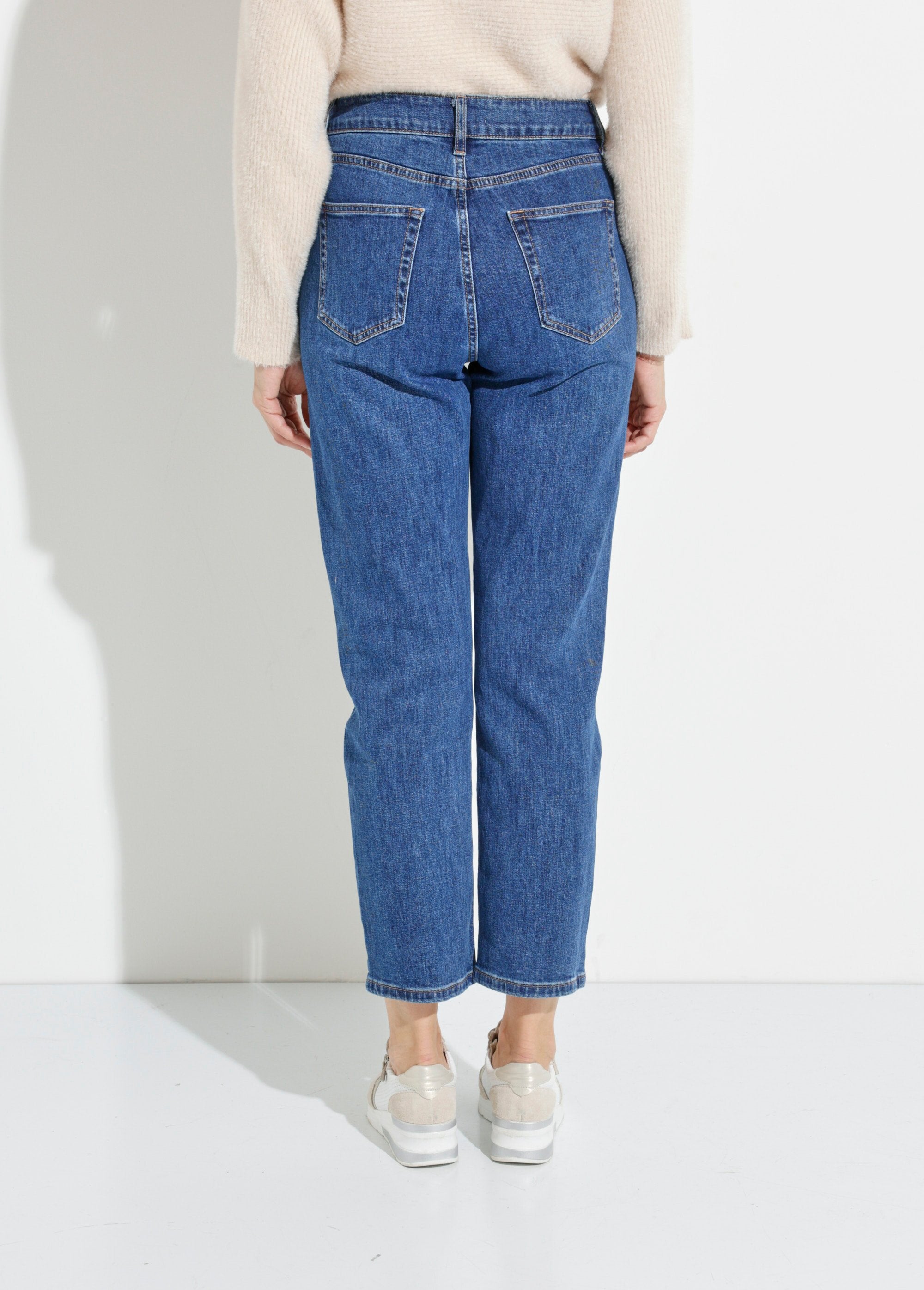 Denim_mom_jeans,_GROTE_MAAT_speciaal_Denim_moyen_DO1_slim