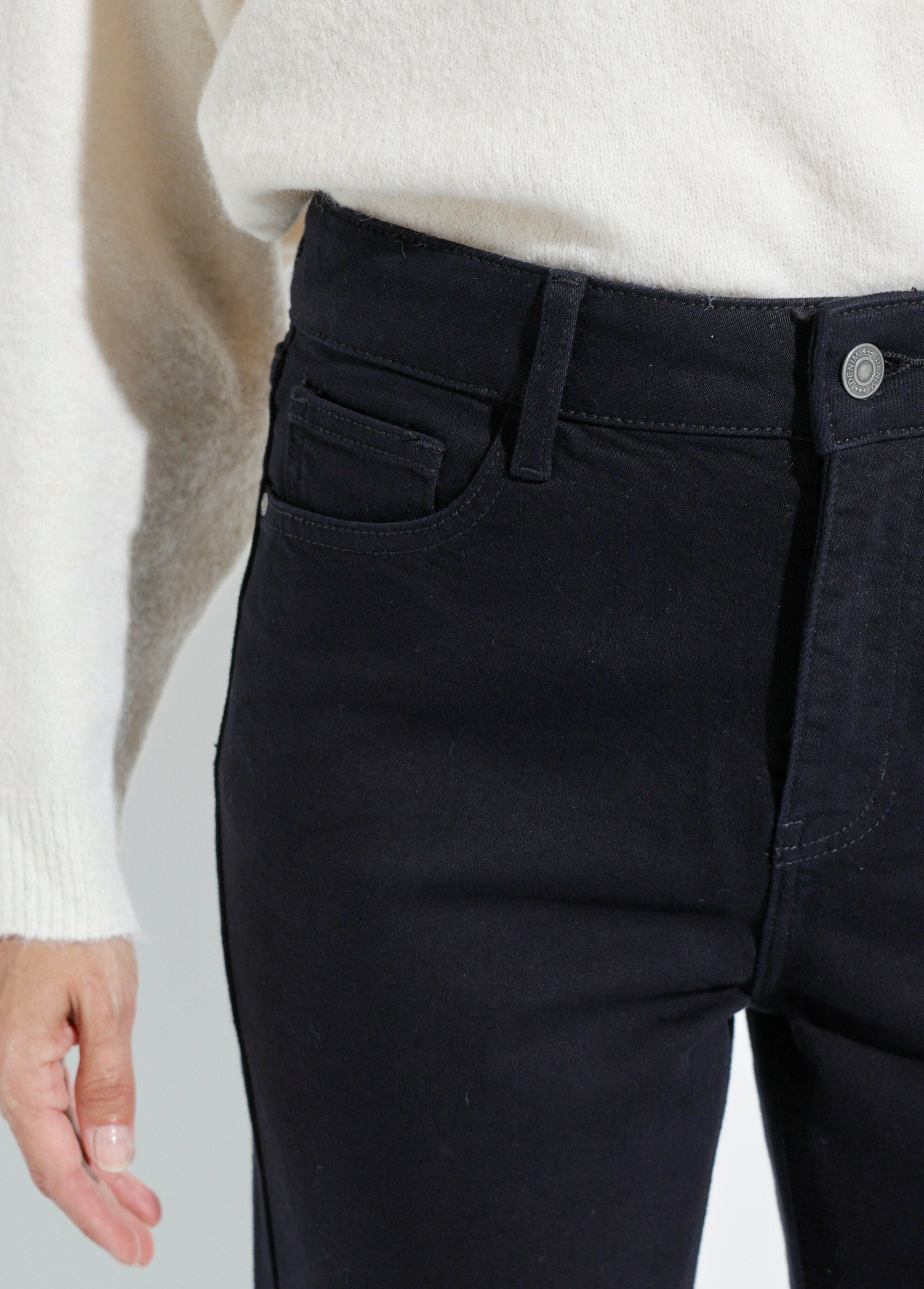 Denim_mom_jeans,_GROTE_MAAT_speciaal_Noir_DE1_slim