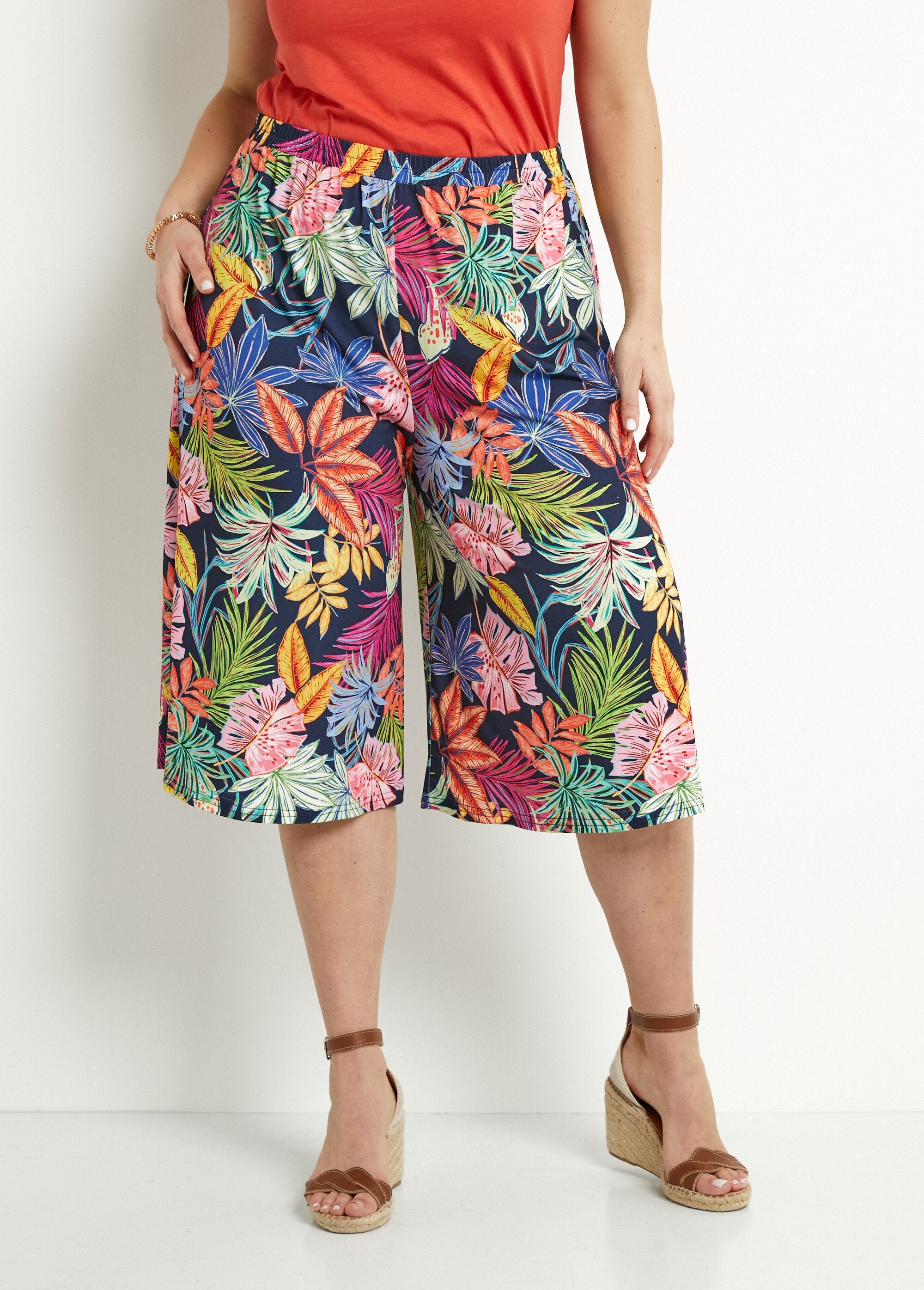 Culottes_met_bladprint_en_elastische_taille_Marine_et_rose_FA1_curvy