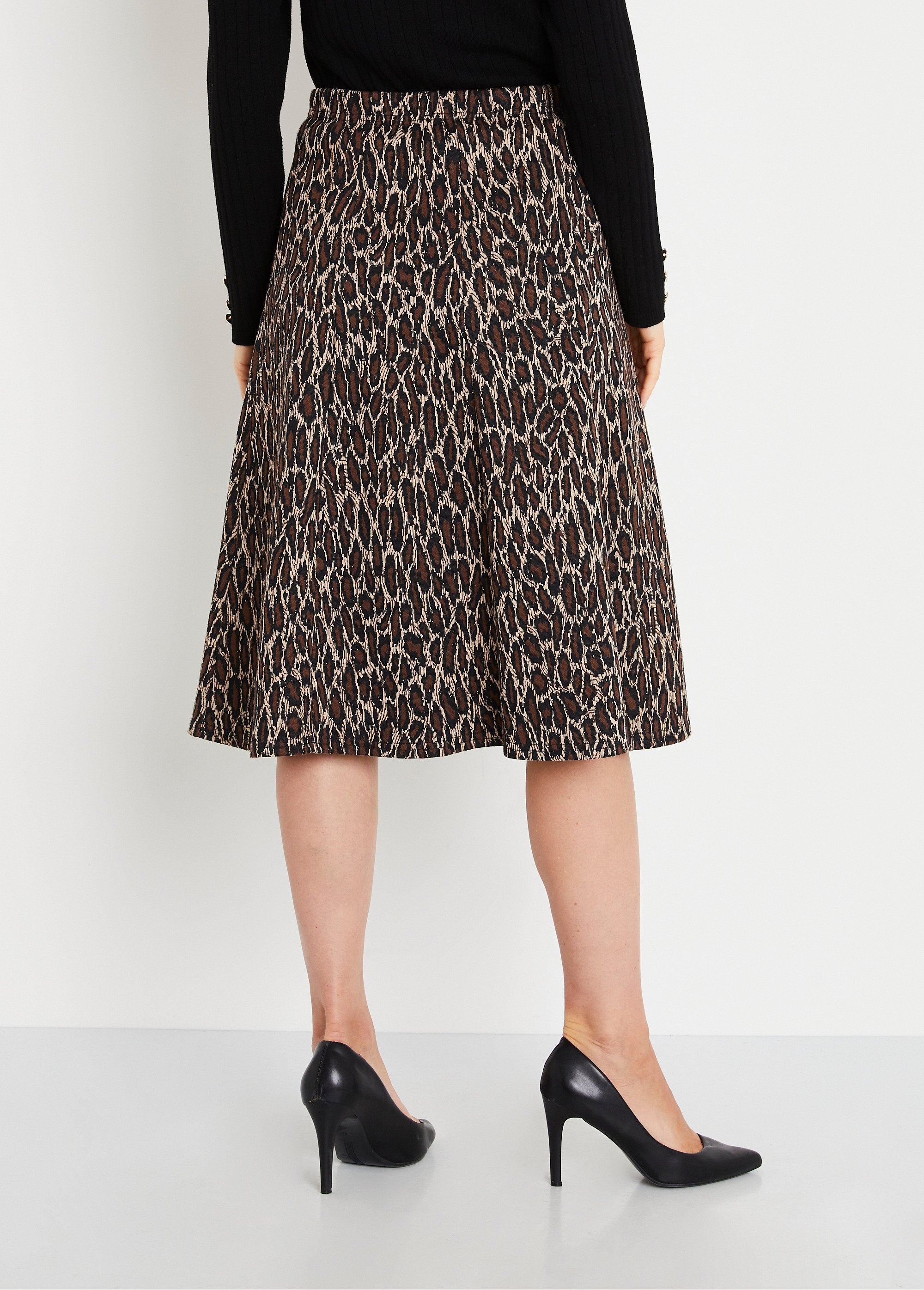 Lange_uitlopende_rok_in_jacquardbreisel_Marron_leopard_DO1_slim