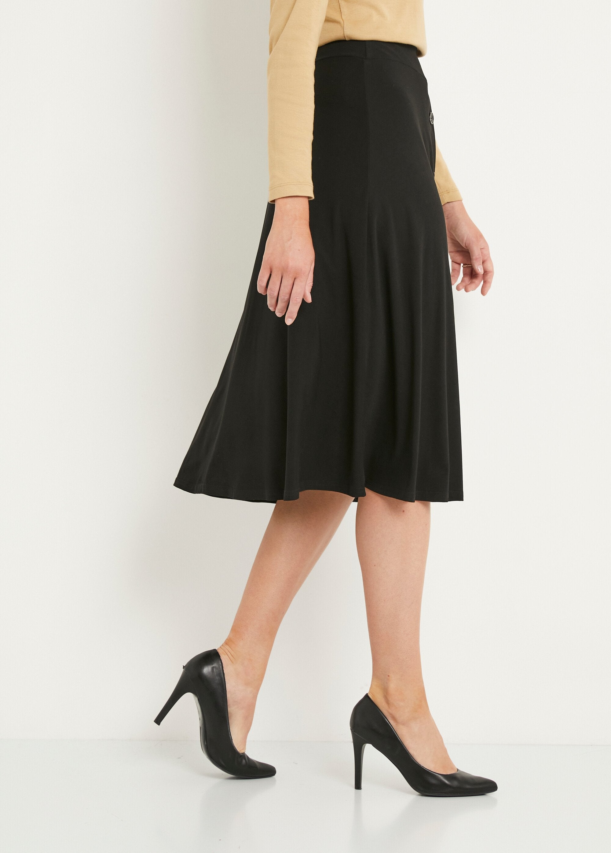 Lange_effen_uitlopende_rok_met_elastische_tailleband_Noir_DR1_slim