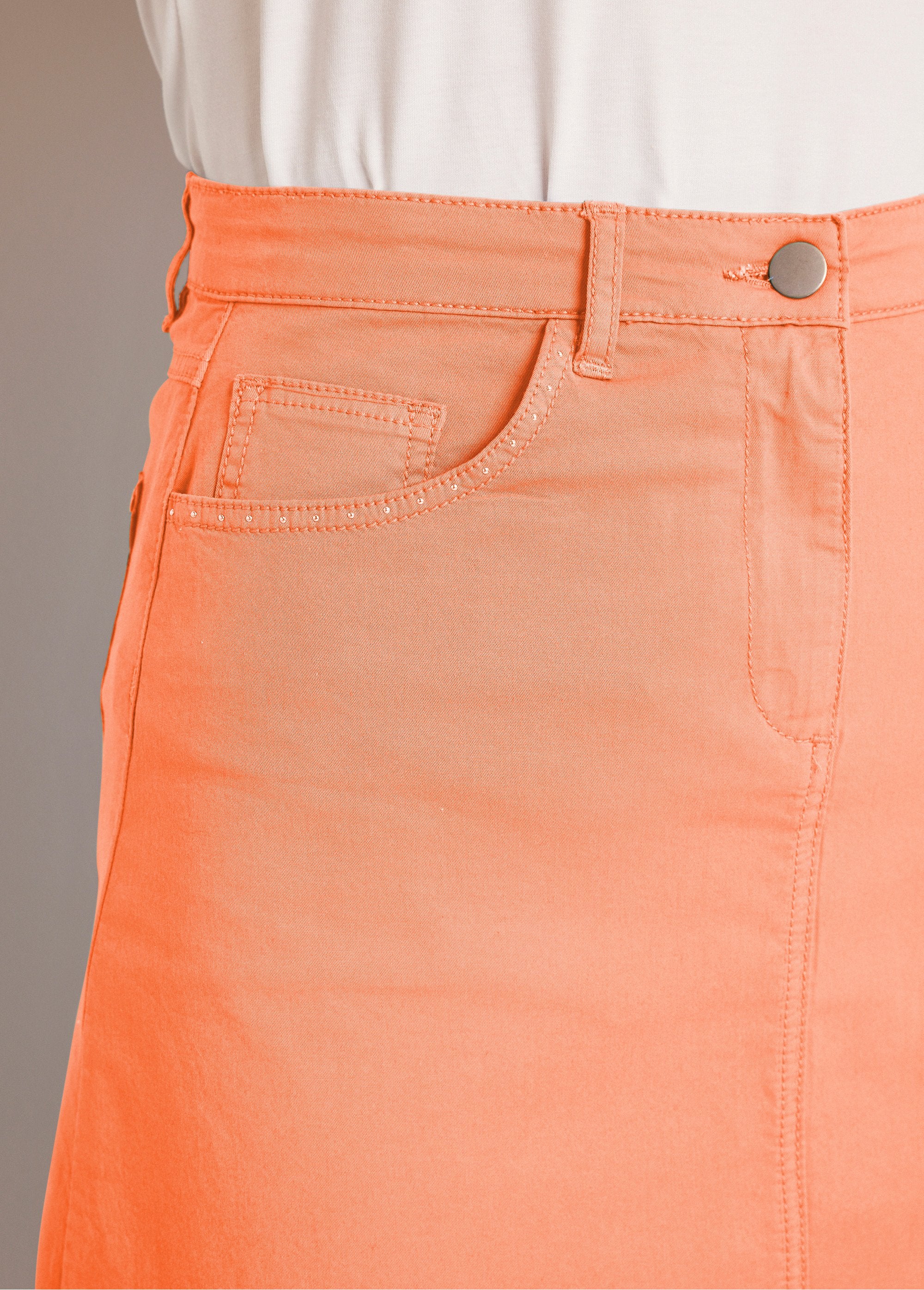 5-pocket_midi-lengte_trapeze_rok_Corail_peche_DE1_slim