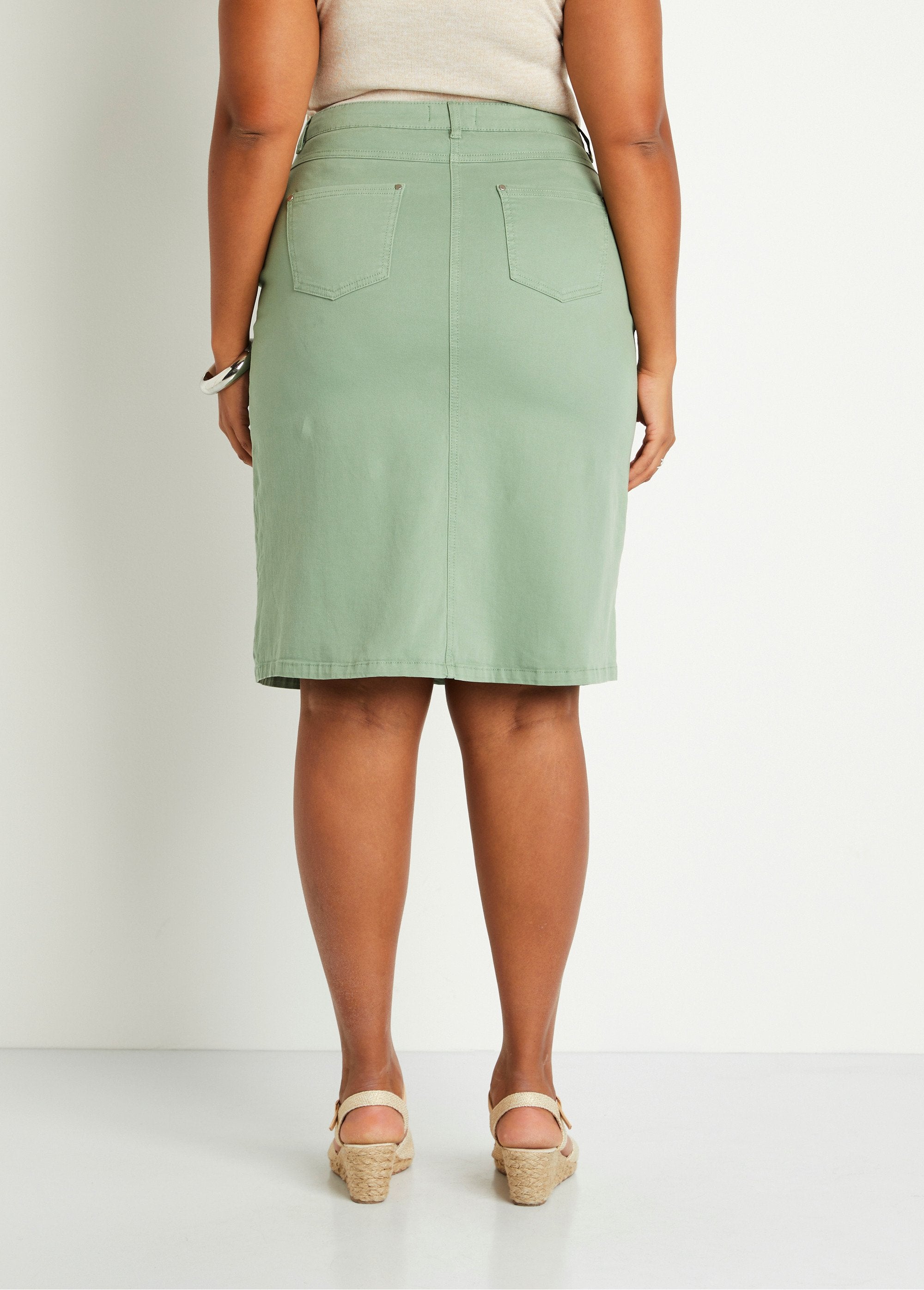 5-pocket_midi-lengte_trapeze_rok_Linde_DO1_curvy