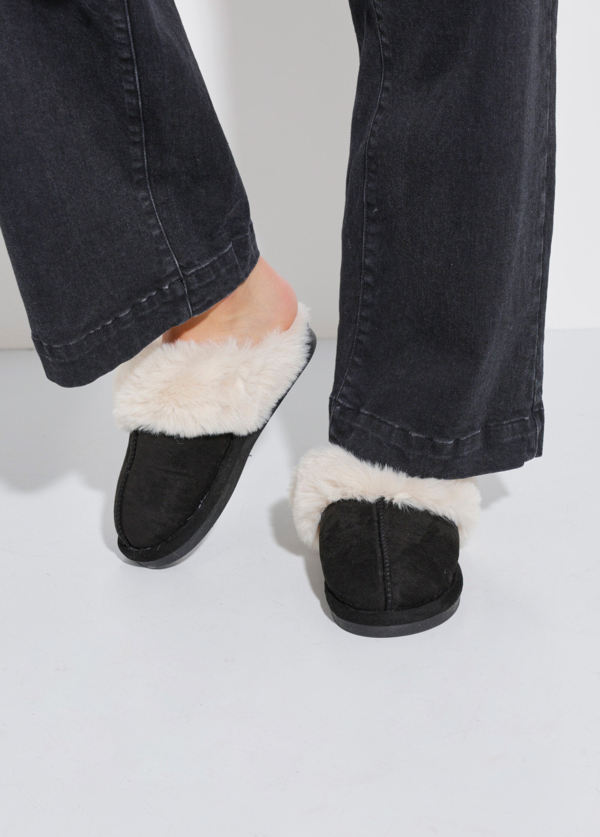 Muiltjes_pantoffels_Noir_SF1_slim