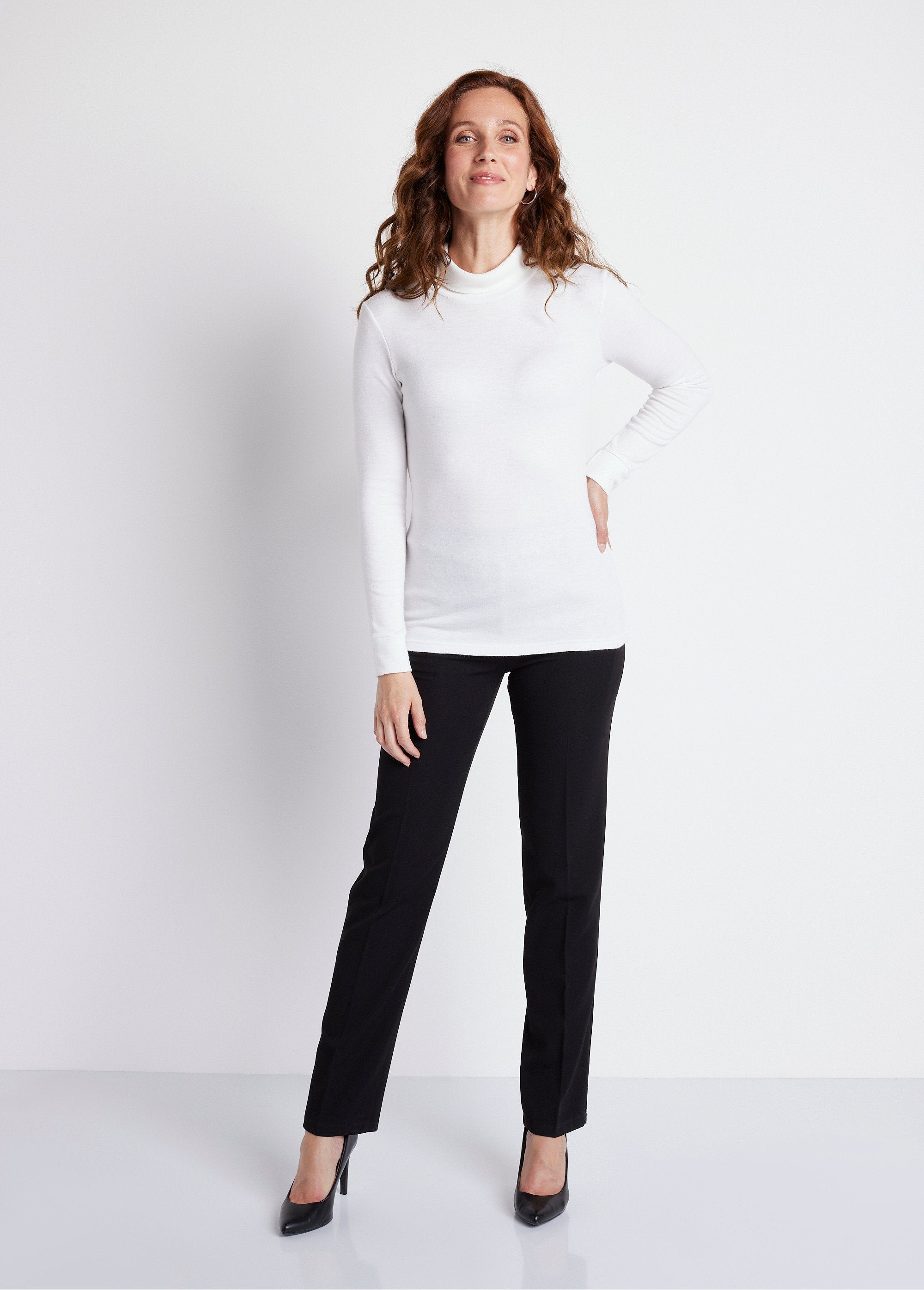 Broek_met_rechte_pijpen,_semi-elastische_tailleband_en_plat_buikje_Effen_zwart_SF1_slim