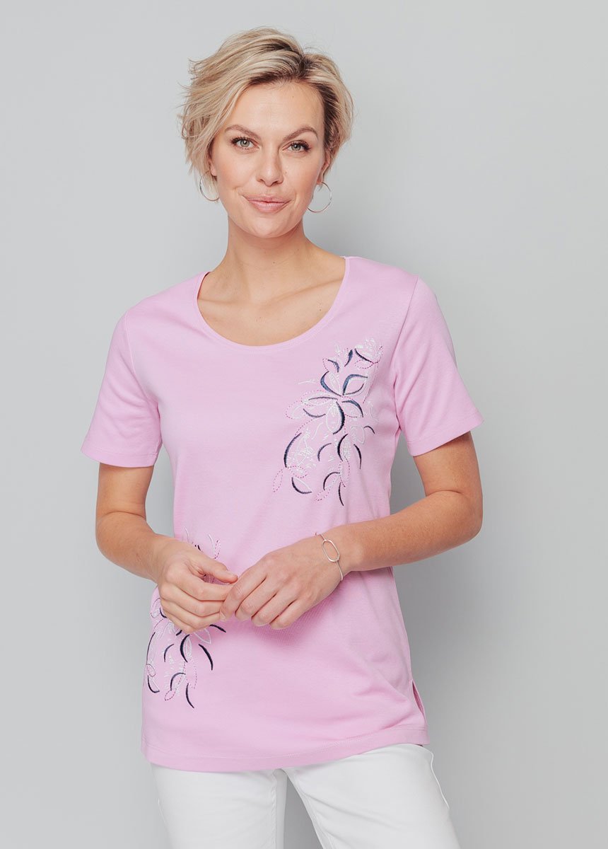 Lang_T-shirt_met_bloemenborduursel_ROZE_FA1_slim