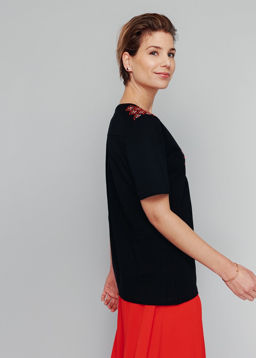 T-shirt_met_lange_mouwen_en_borduursel_Noir_DR1_slim