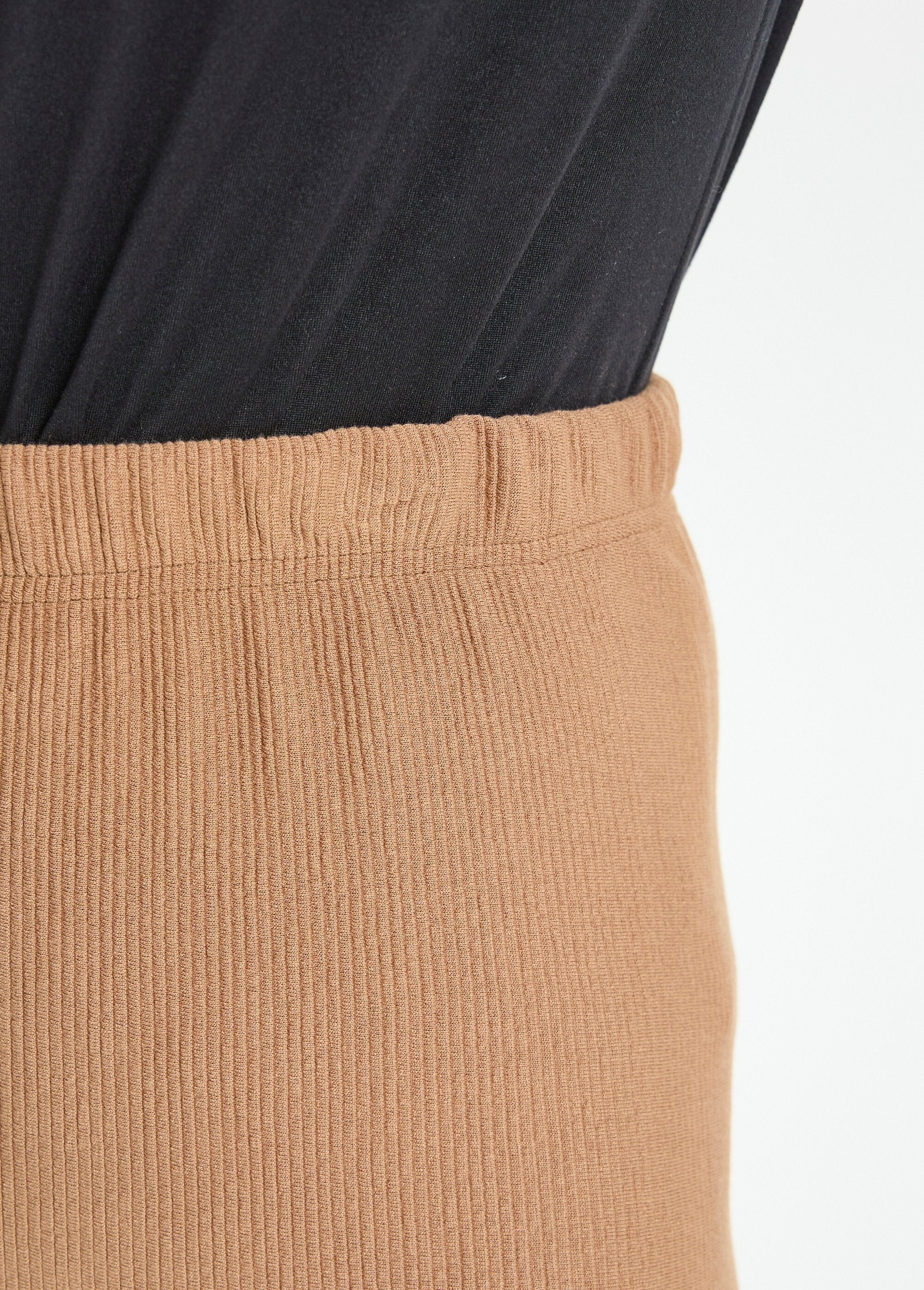 Geribde_legging_met_elastische_tailleband_Camel_DE1_slim