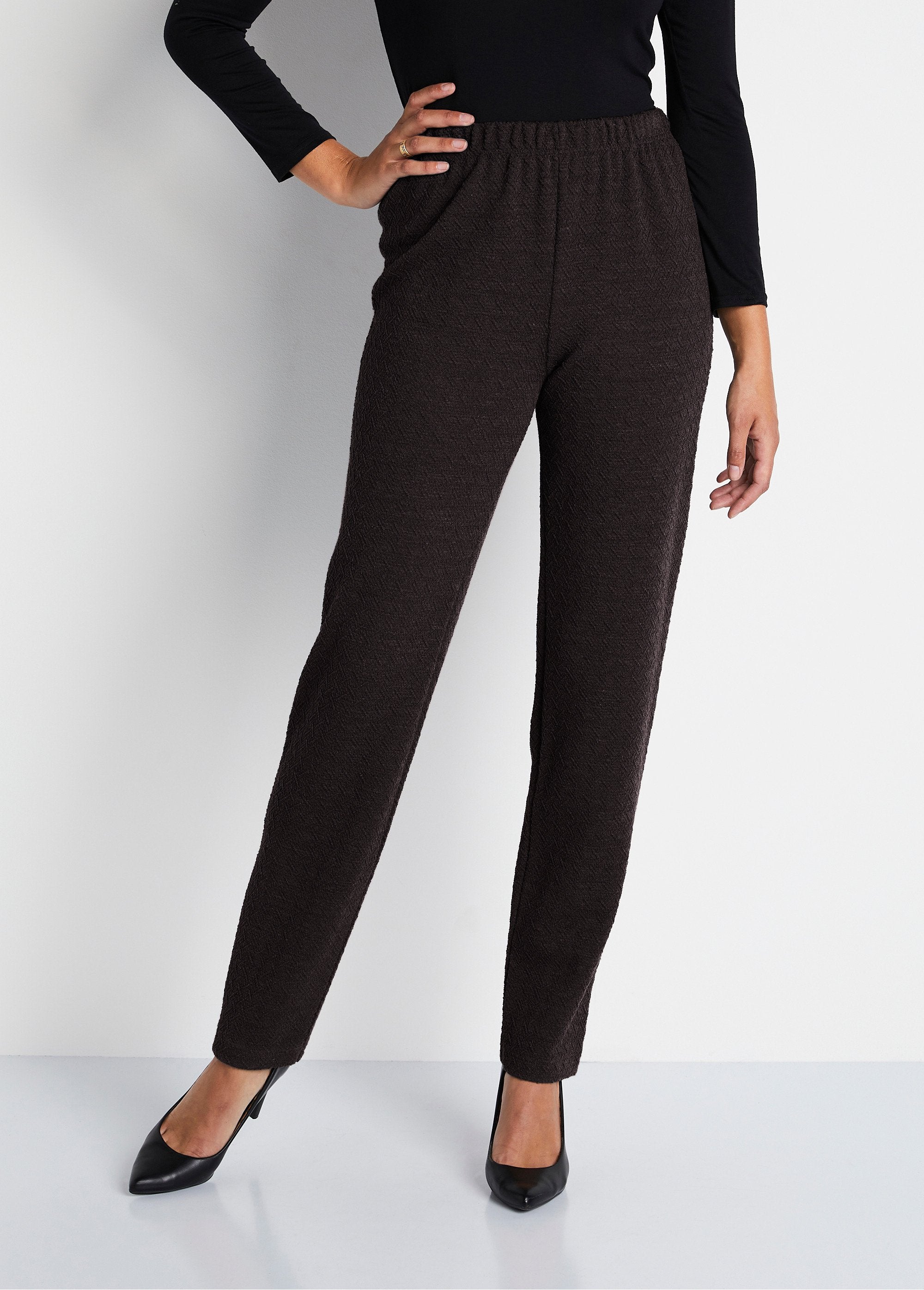 Rechte_legging_met_elastische_tailleband_en_wol_Effen_bruin_FA1_slim