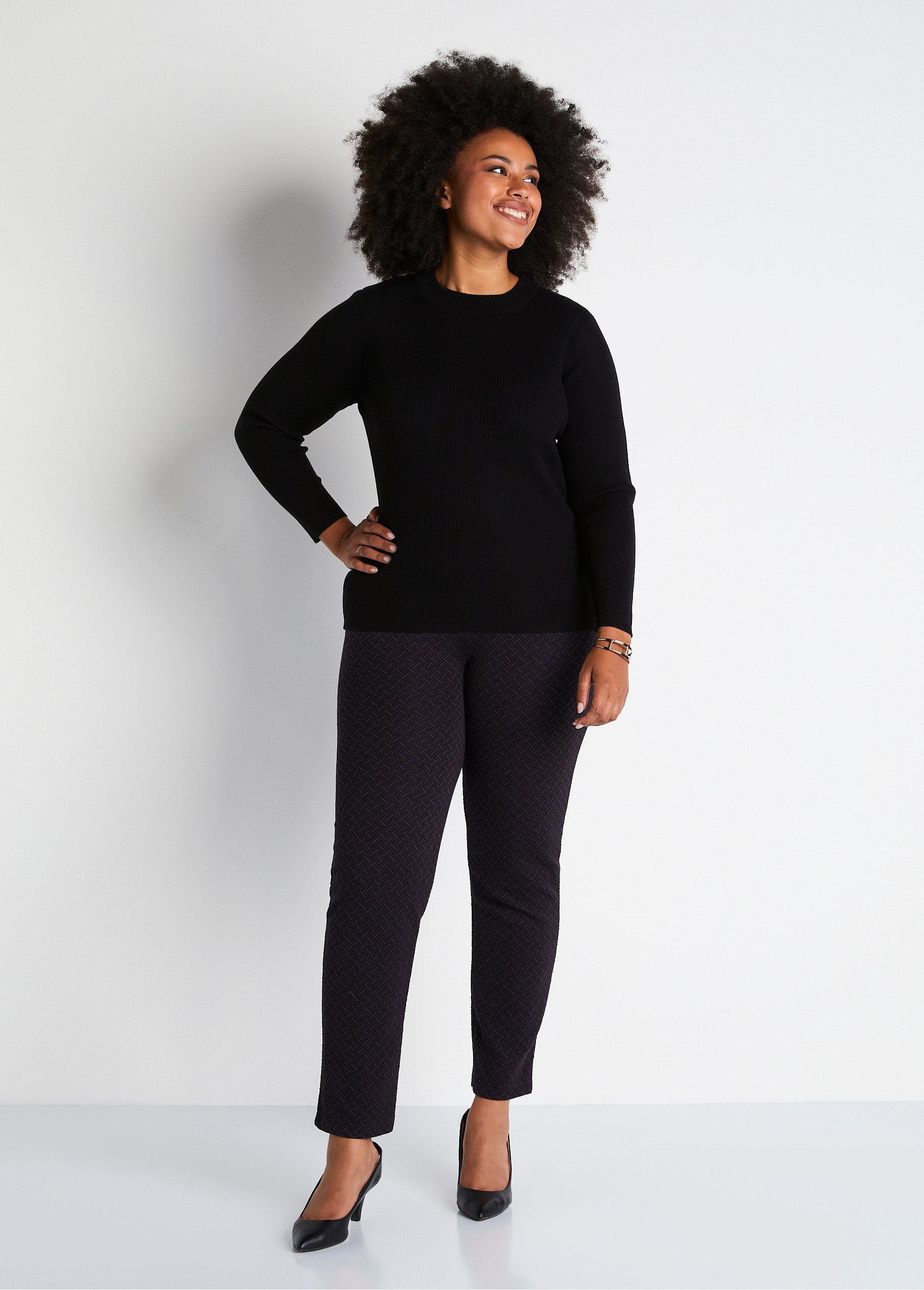 Rechte_legging_met_elastische_tailleband_en_wol_Pruim_en_zwart_SF1_curvy