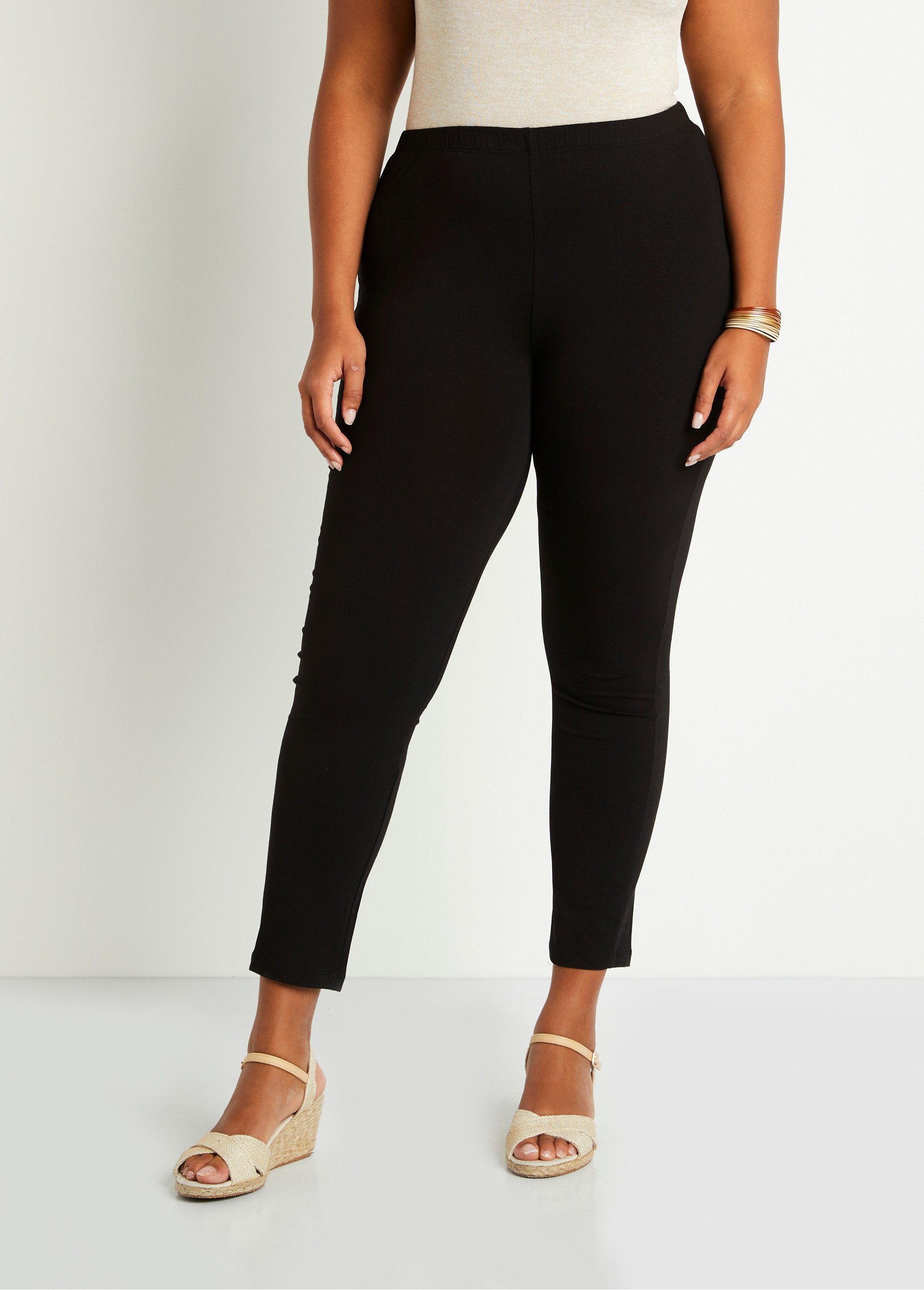 Bedrukte_legging_met_elastische_tailleband_Effen_zwart_FA1_curvy