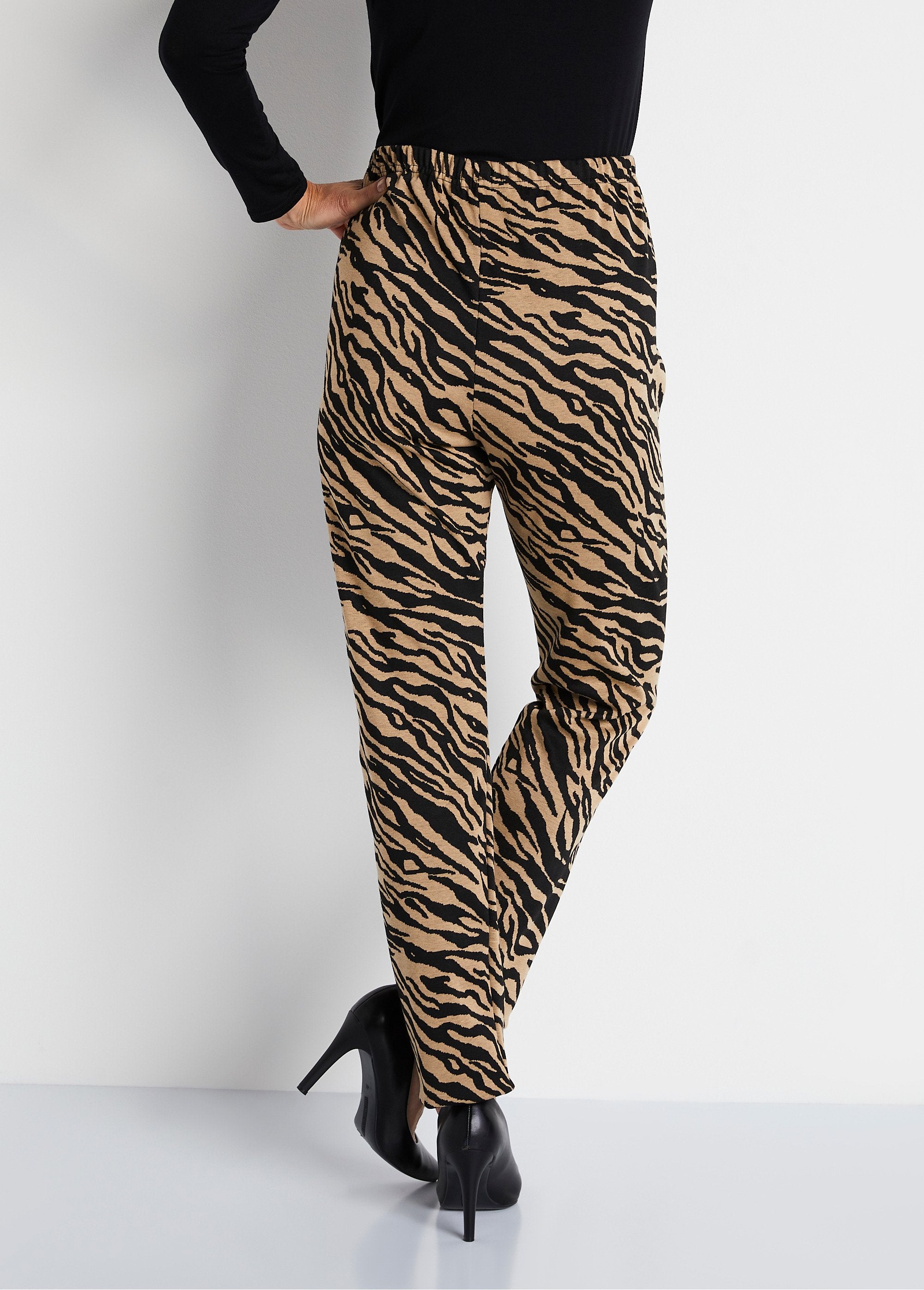 Jacquard_legging_met_elastiek_in_de_taille_Zebra_kameel_DO1_slim