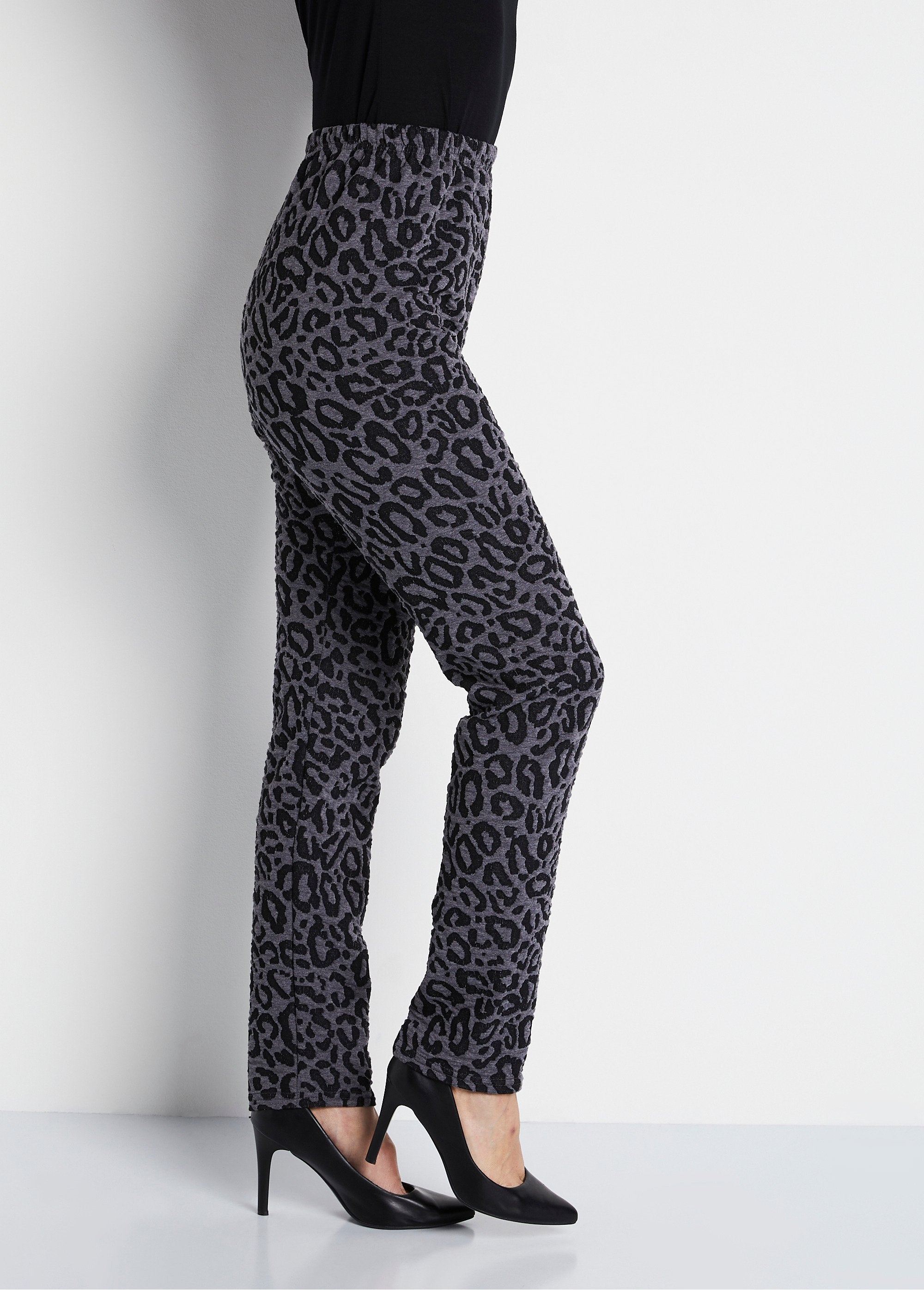 Jacquard_legging_met_elastiek_in_de_taille_Luipaard_grijs_DR1_slim