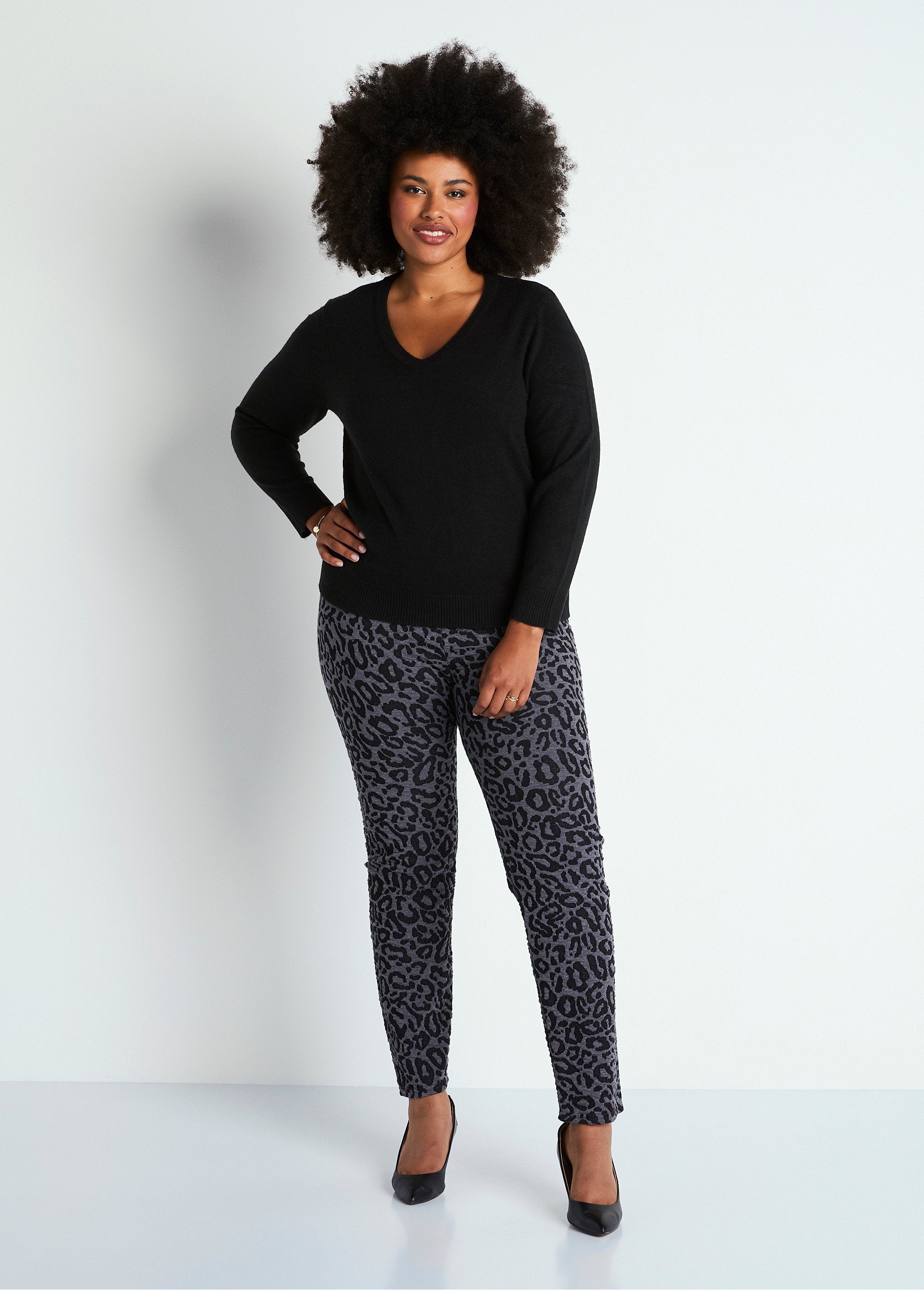 Jacquard_legging_met_elastiek_in_de_taille_Luipaard_grijs_SF1_curvy