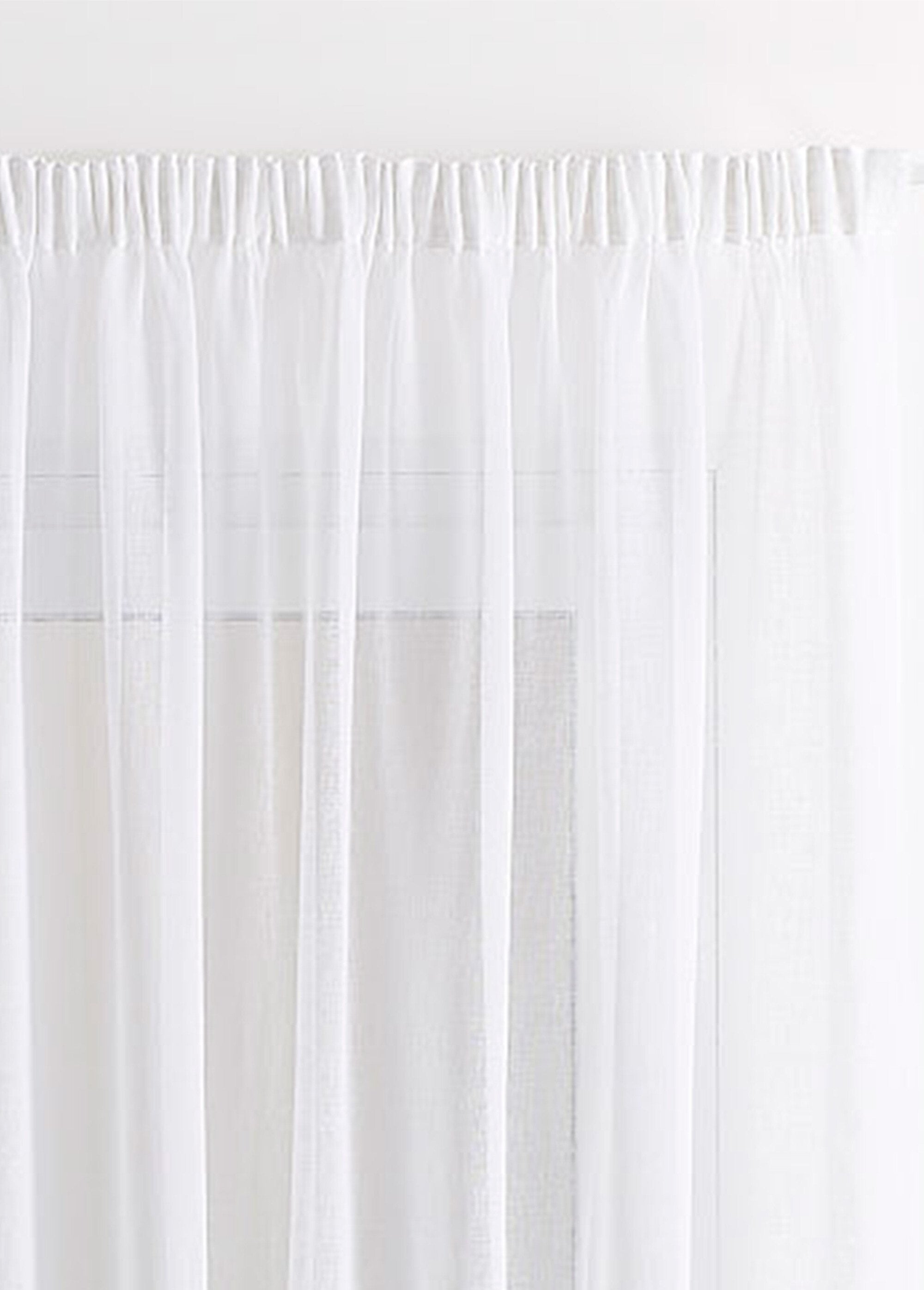 Sheer_stof_met_gerimpelde_vlecht_Blanc_DE2_slim