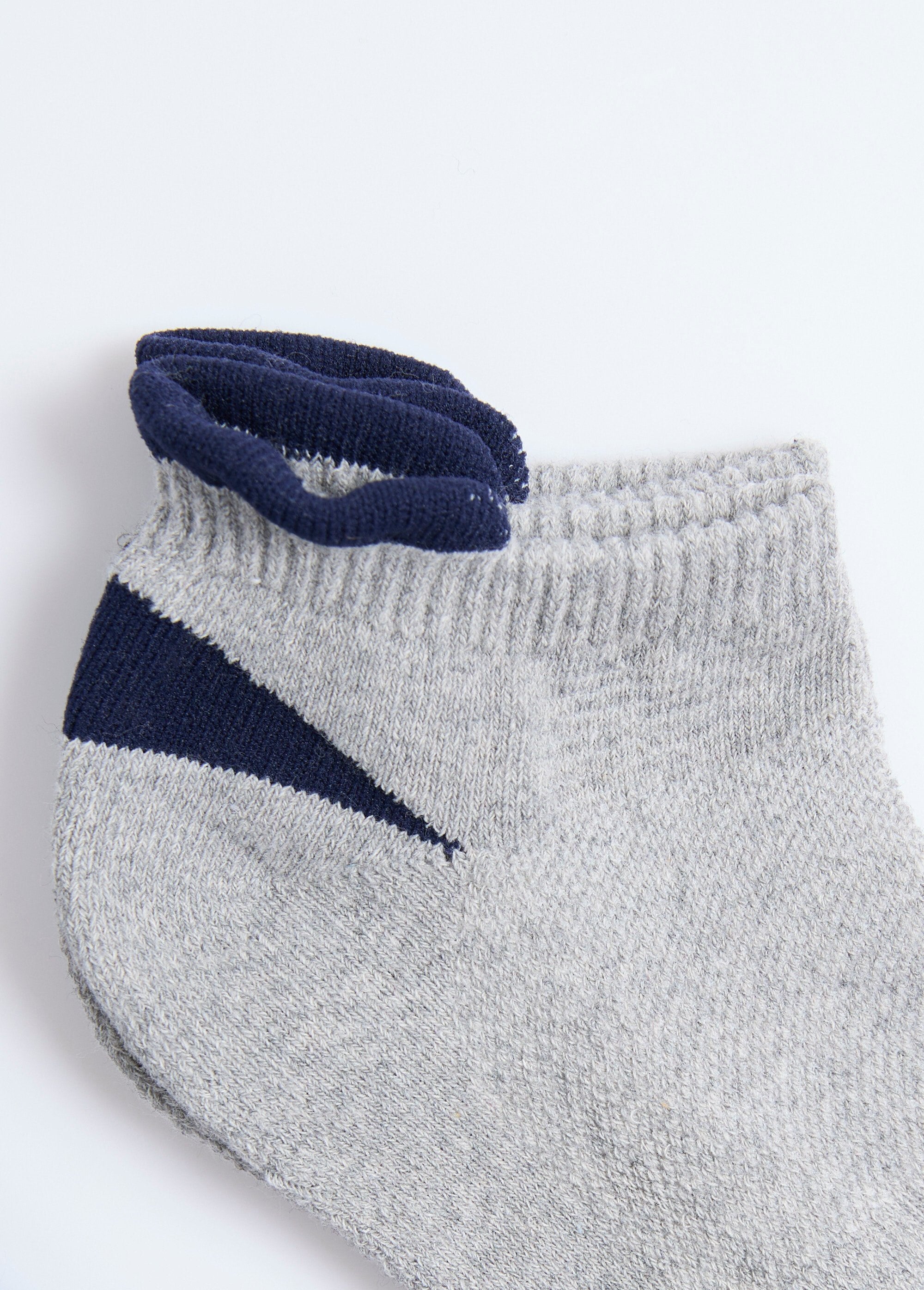 Set_van_2_technische_sokken_Gris_et_marine_DE3_slim