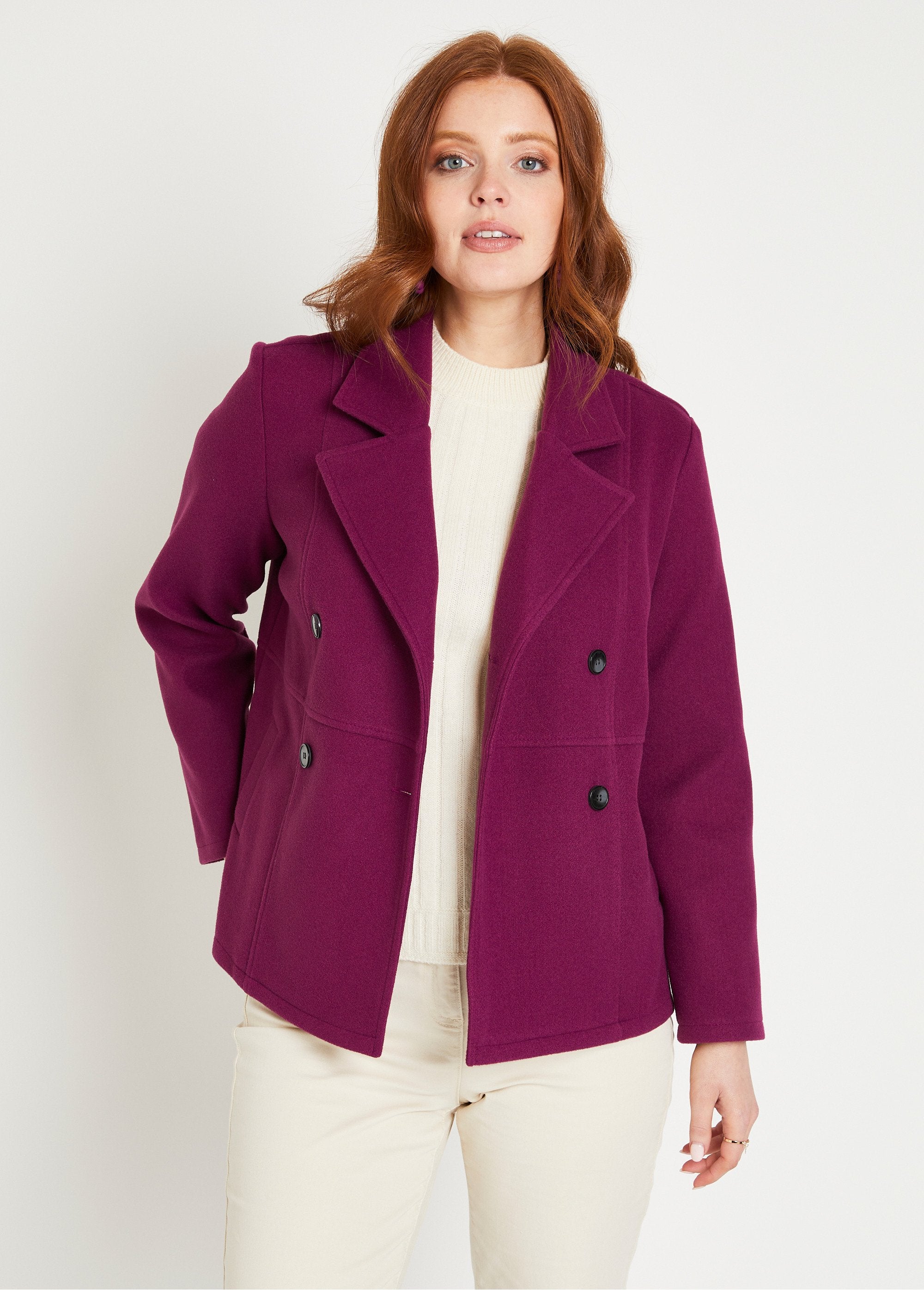 Korte_pea_coat_met_dubbele_rijen_knopen_Prune_FA1_slim