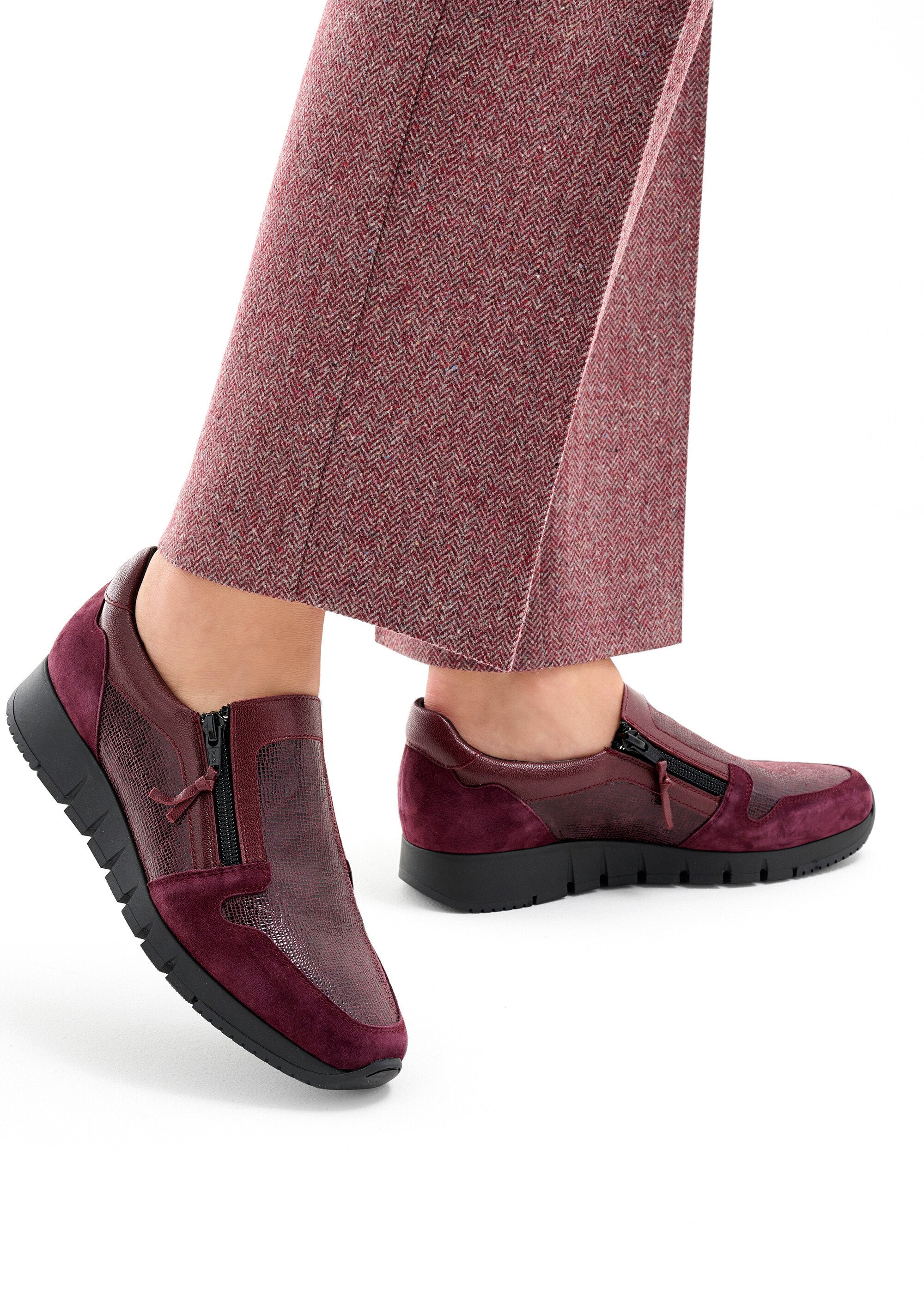 Comfortabele_mocassin_met_ritssluiting_in_mooi_leer_Bordeaux_SF1_slim