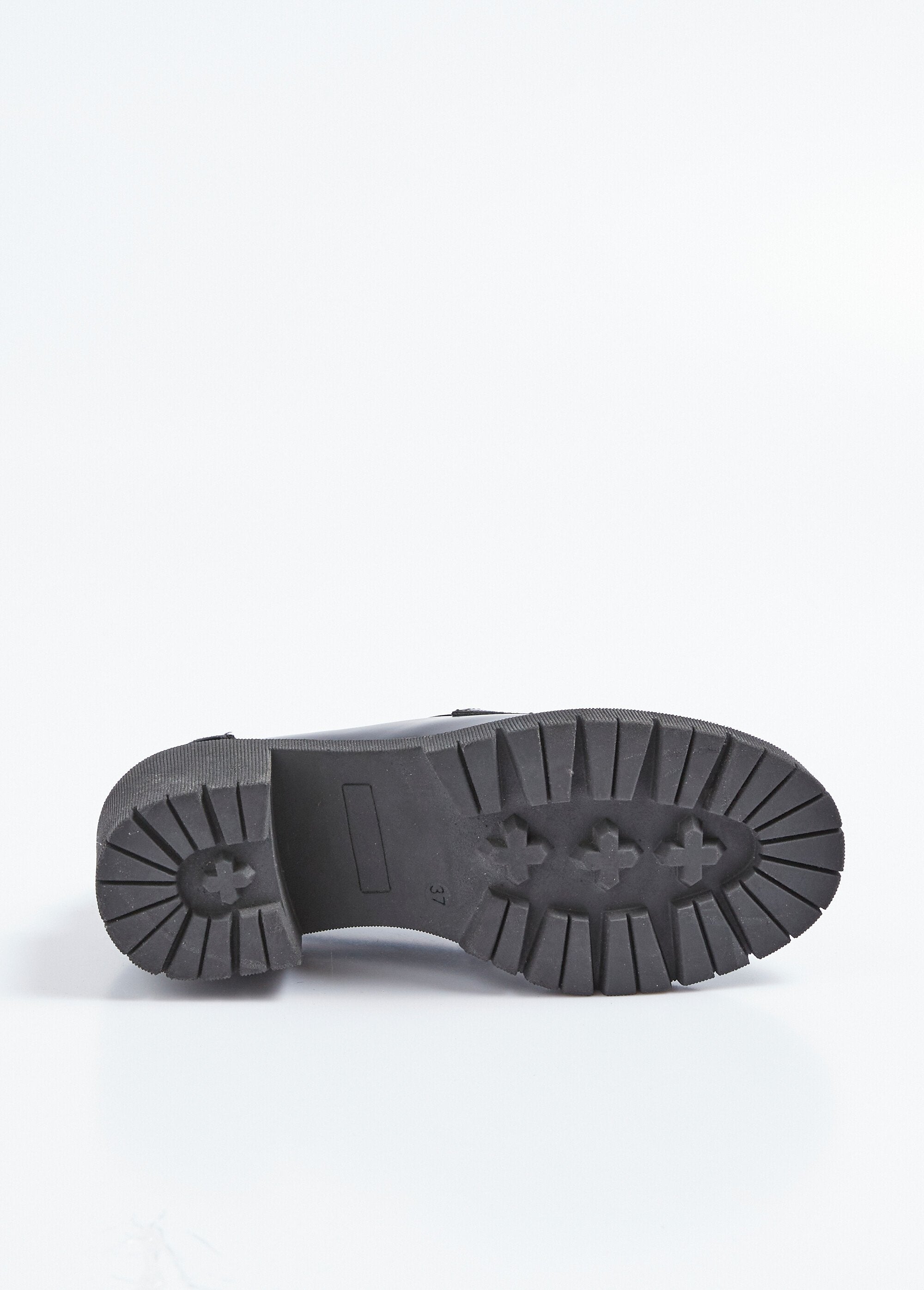 Loafers_met_hak_en_ingekeepte_zool_Noir_UN1_slim