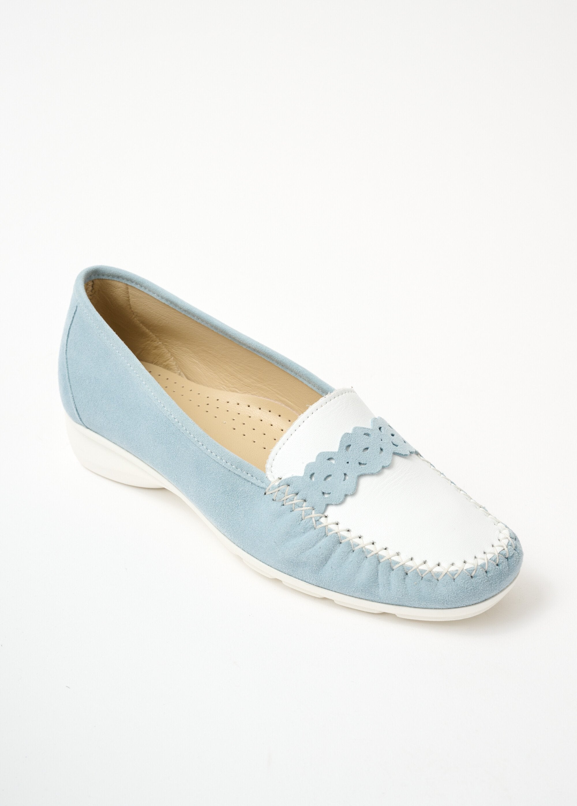 Comfort_lederen_loafers_in_wijdte_Hemelsblauw_en_wit_FA1_slim