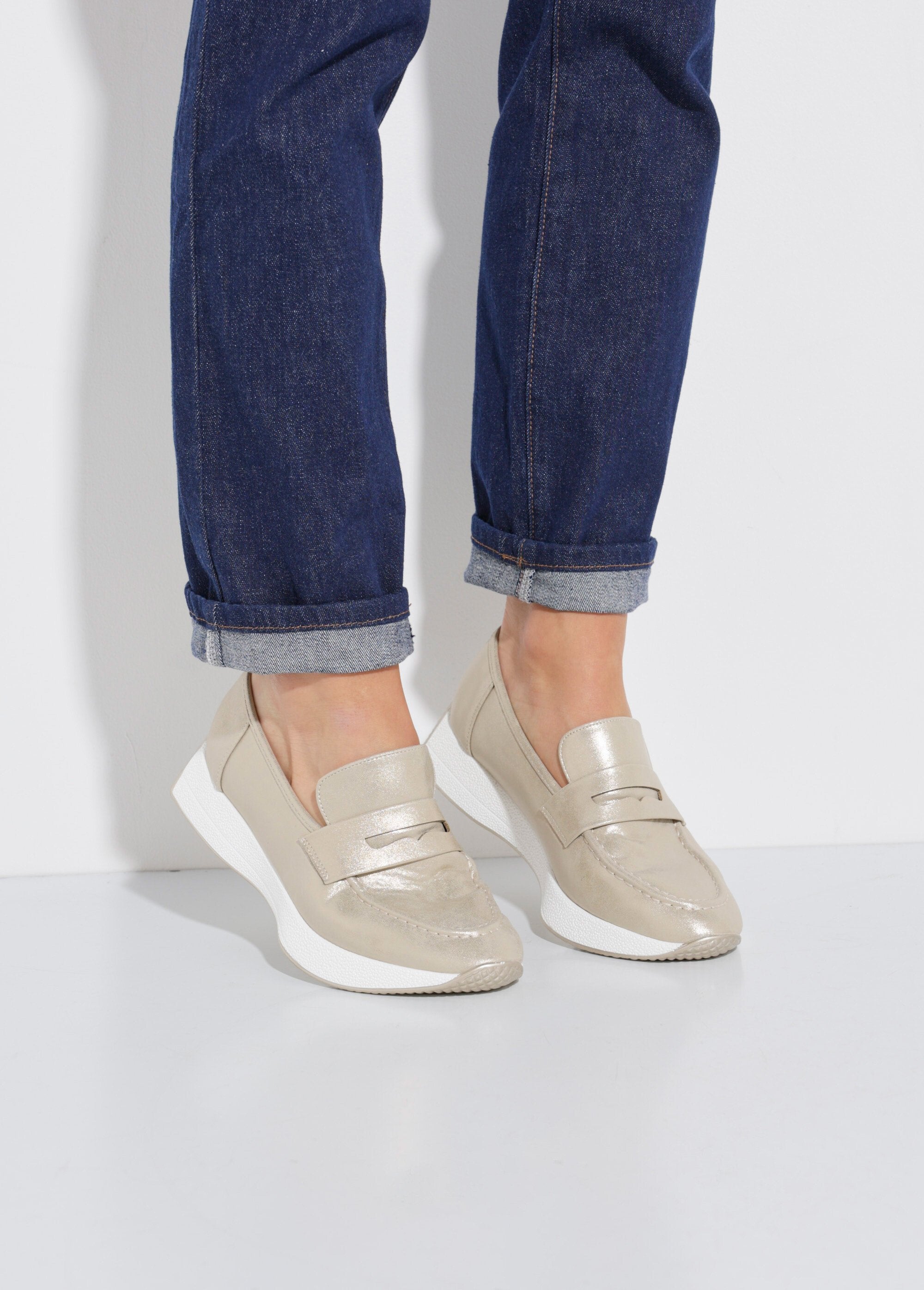 Mocassins_met_contrasterende_plateauzool_Dore_SF1_slim