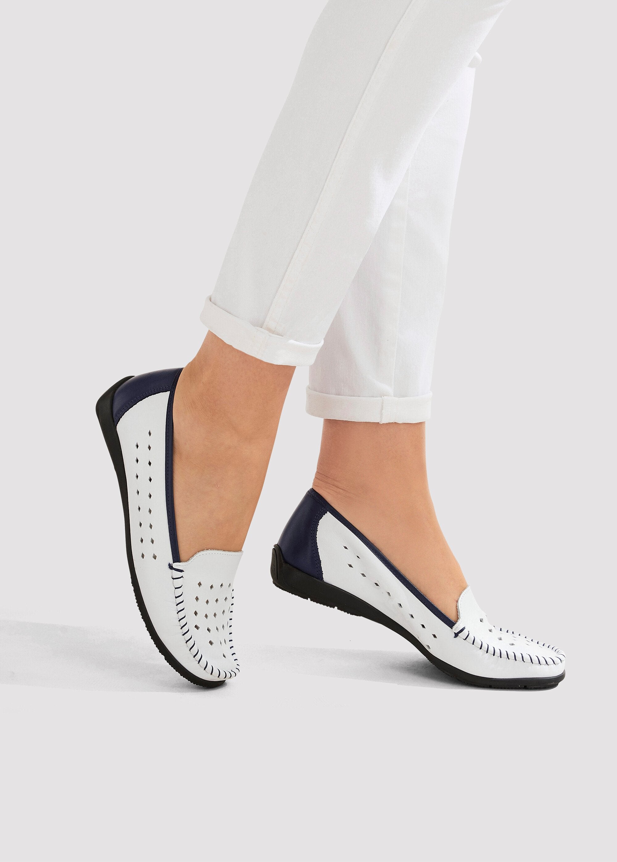 Comfort_lederen_loafers_in_wijdte_WIT_SF1_slim