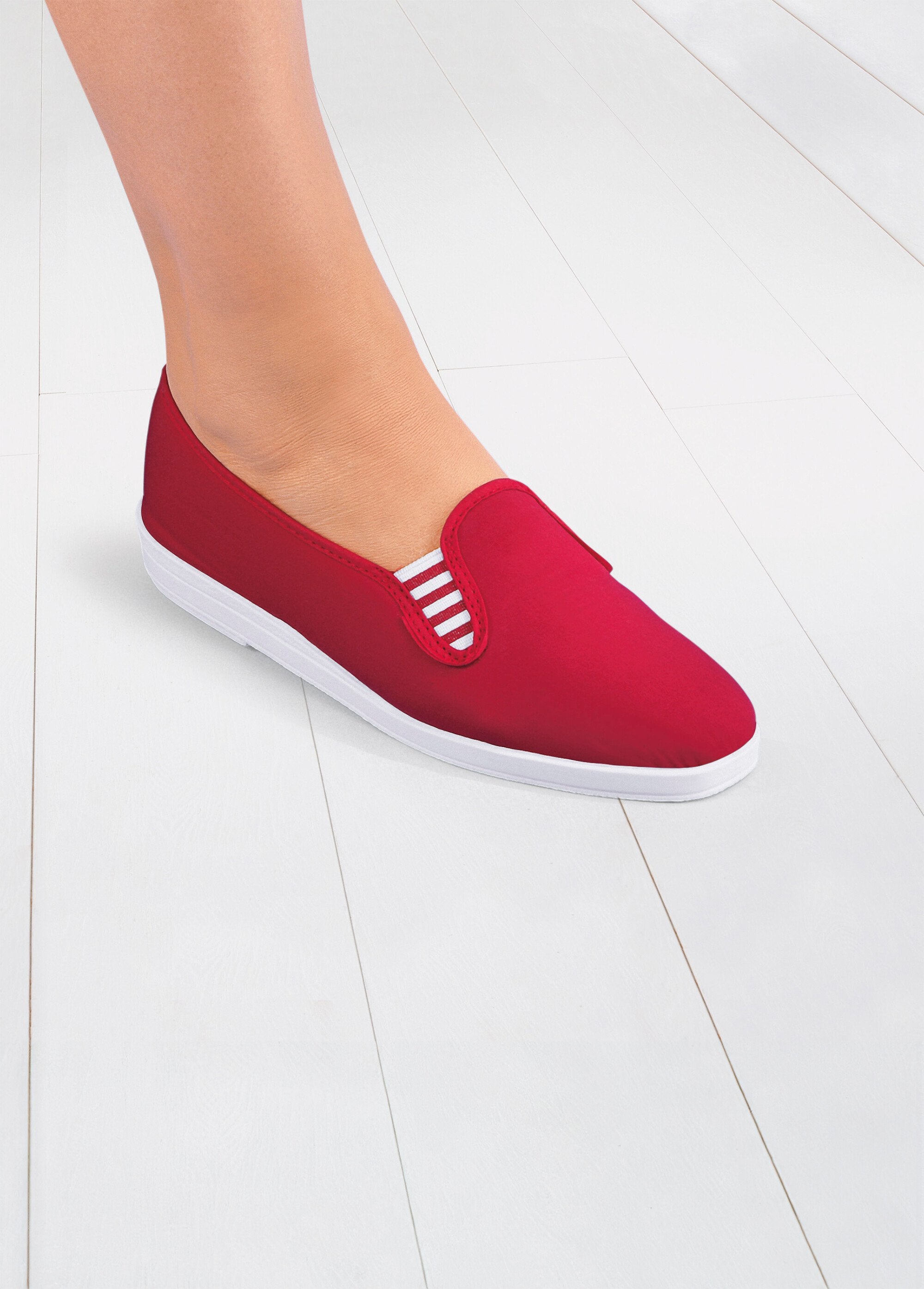 Comfortabele_wijde_canvas_loafers_ROOD_SF1_slim