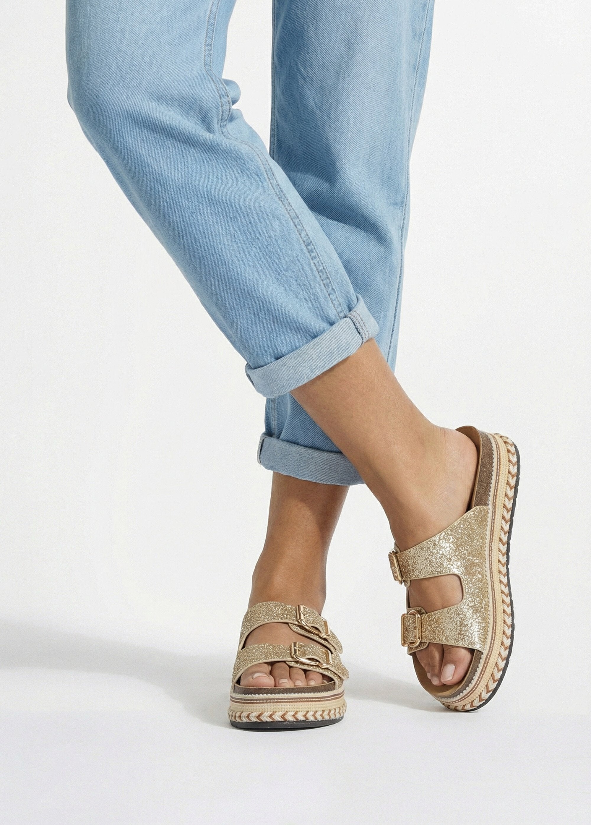 Muiltjes_met_gespen,_plateauzool_Dore_SF1_slim