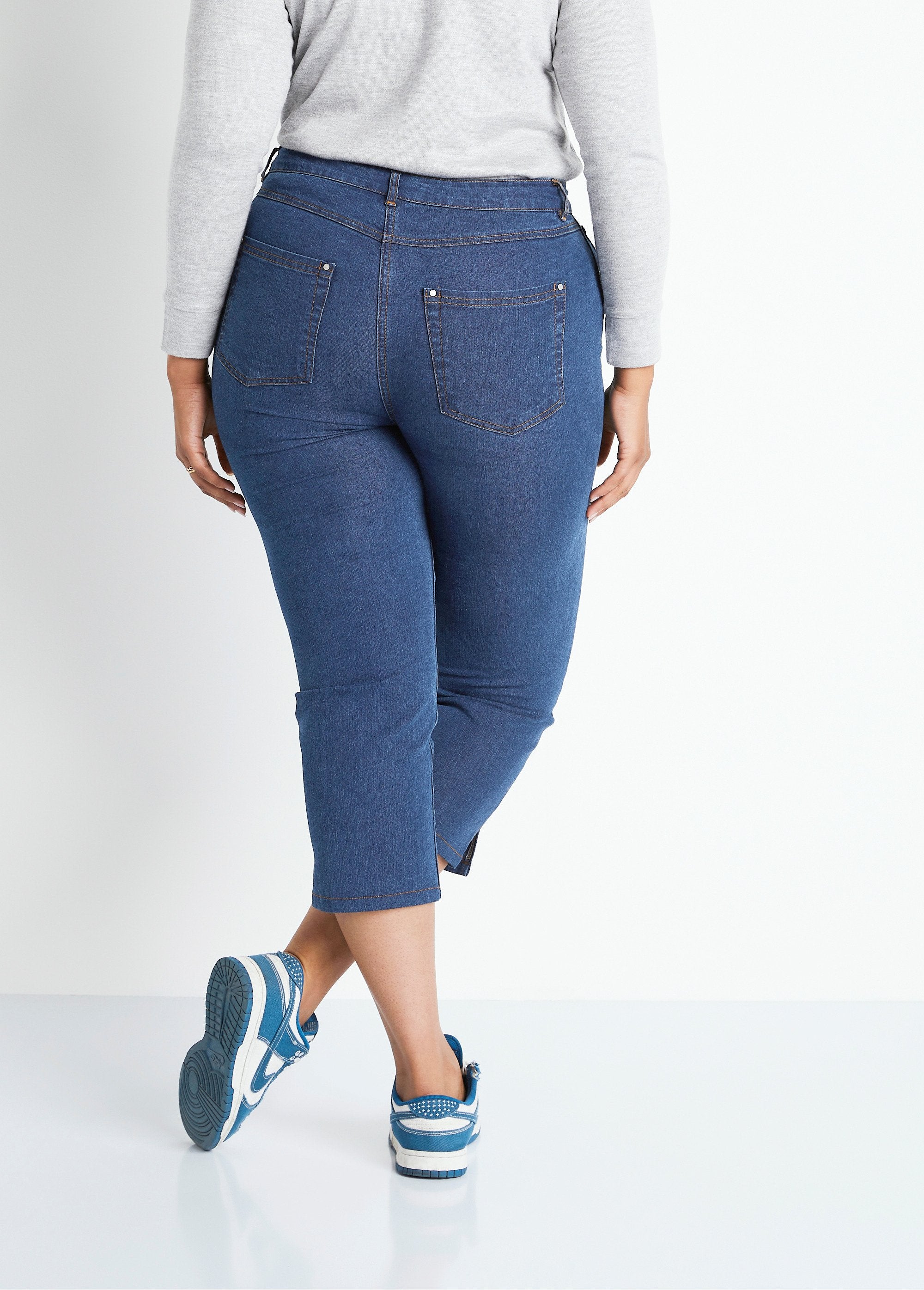 Stretch_denim_broek_met_tailleband_Blauw_DO1_curvy