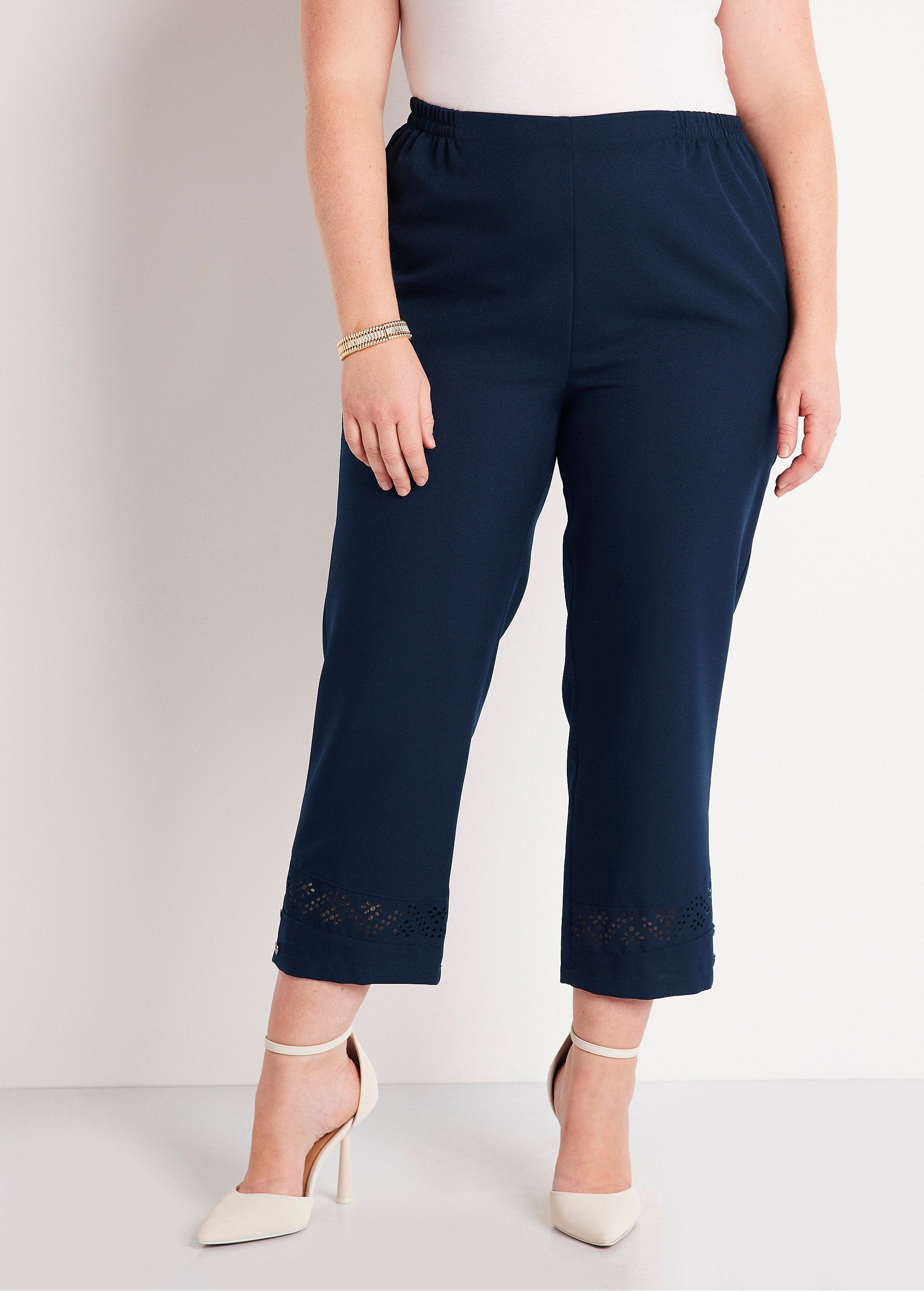 Broek_met_opengewerkte_elastische_tailleband_Marien_FA1_curvy