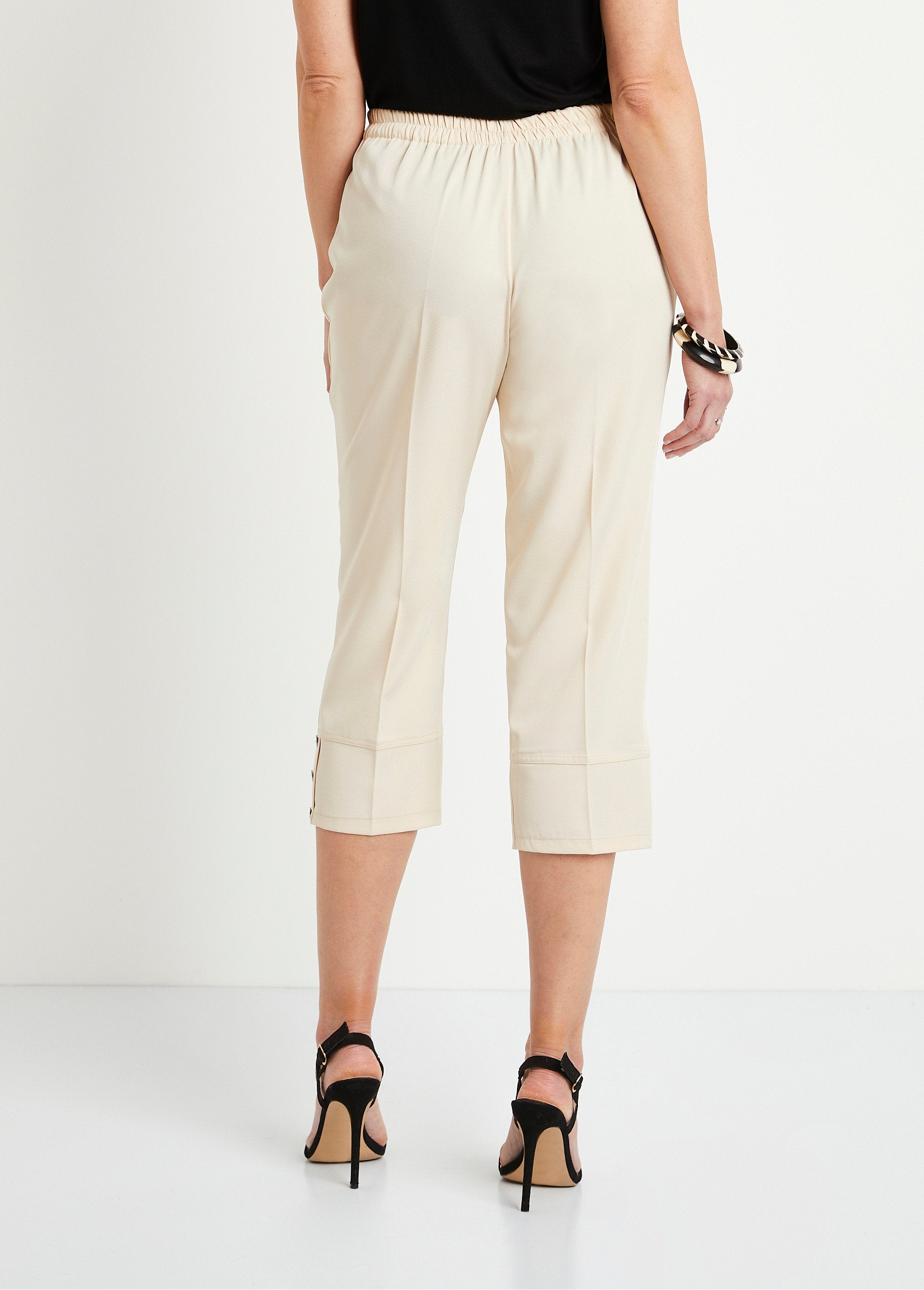 Rechte_broek_met_semi-elastische_tailleband_Zand_DO1_slim