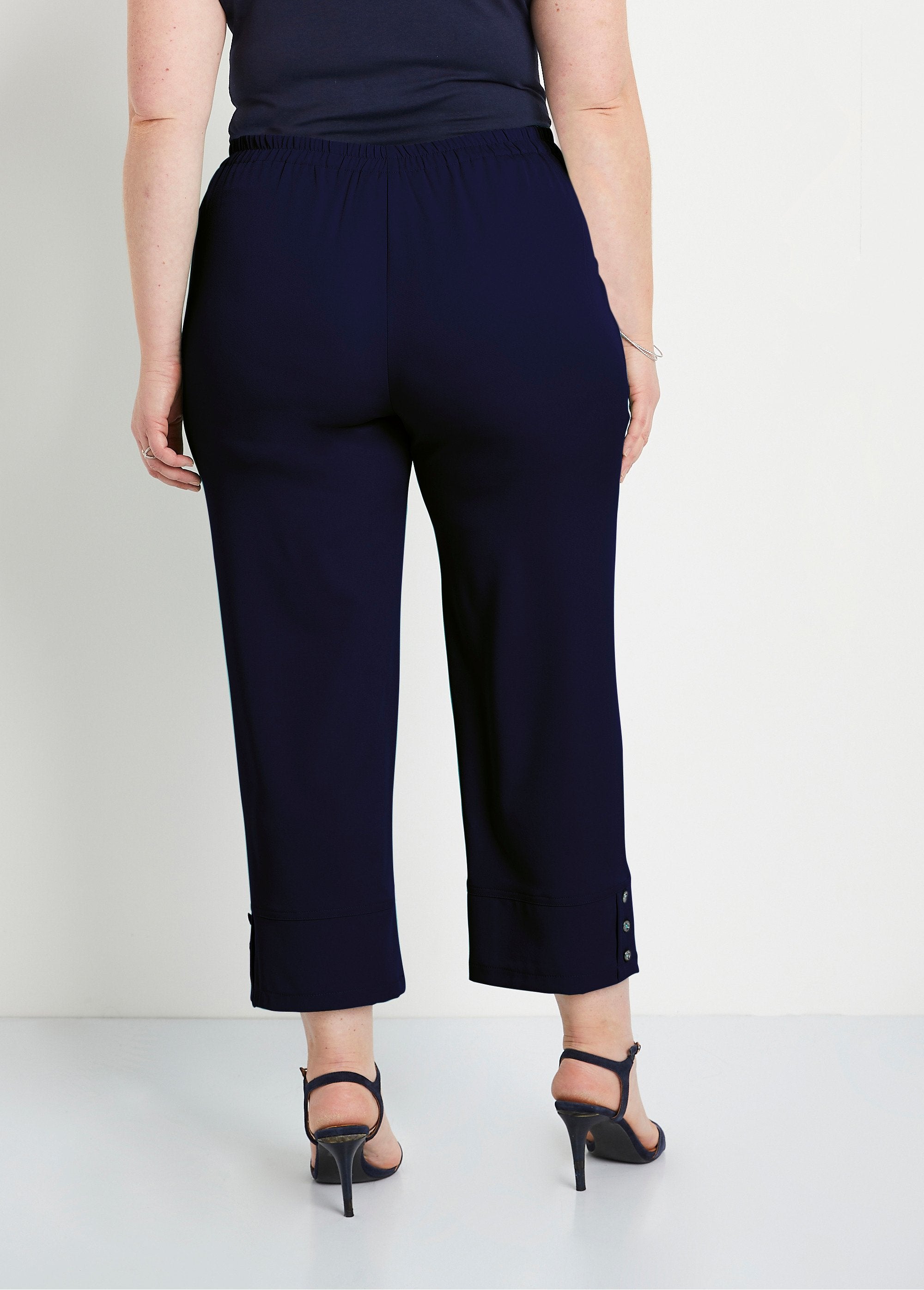 Rechte_broek_met_semi-elastische_tailleband_Marien_DO1_curvy