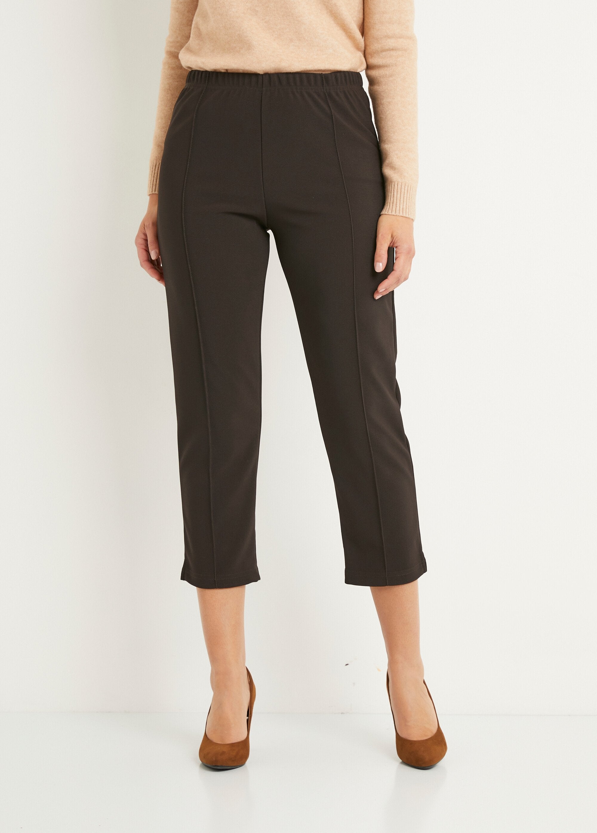 Geribde_broek_met_elastische_tailleband_Bruin_FA1_slim