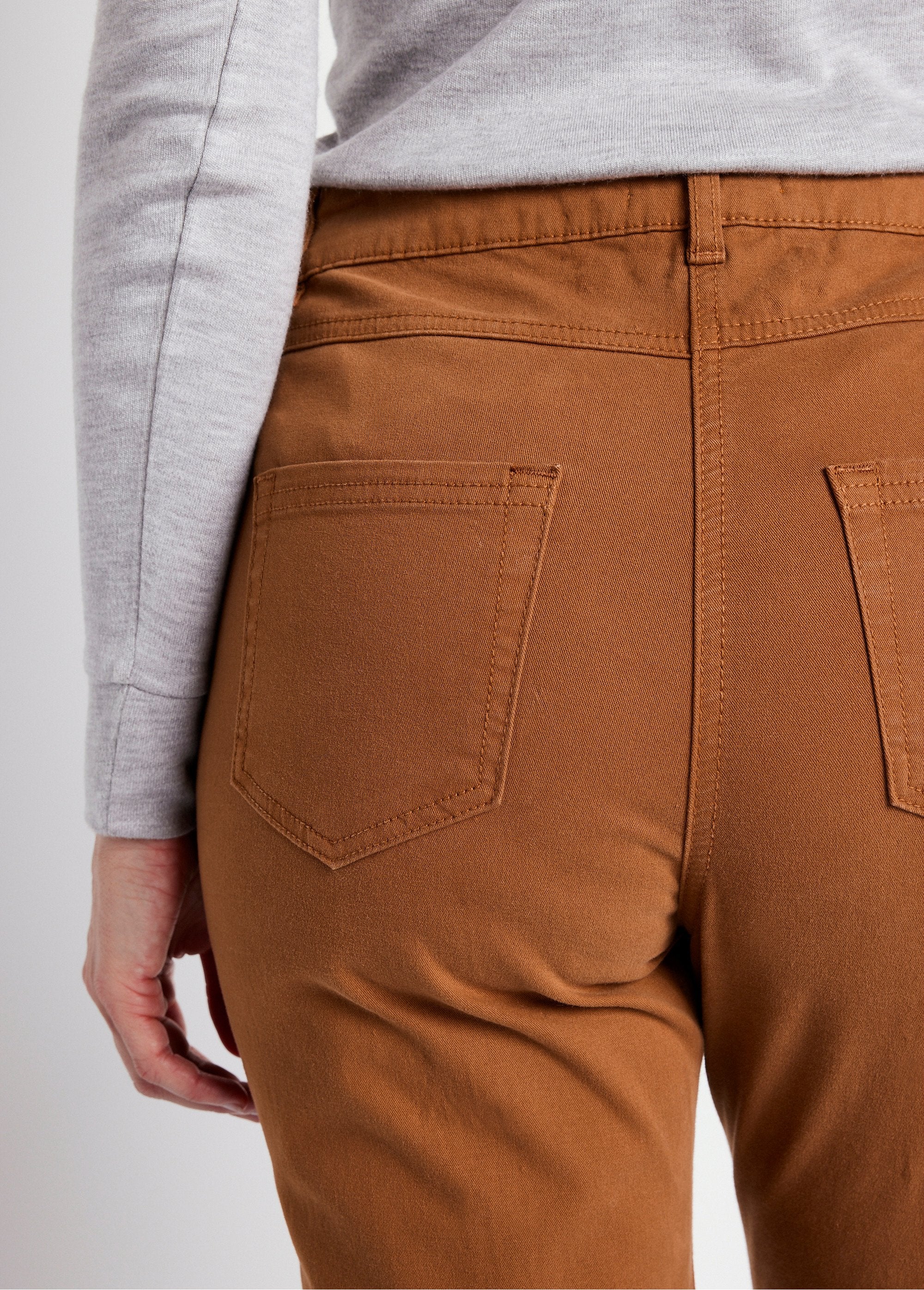 5-pocket_stretch_katoenen_broek_met_rechte_pijpen_Eekhoorn_DE1_slim