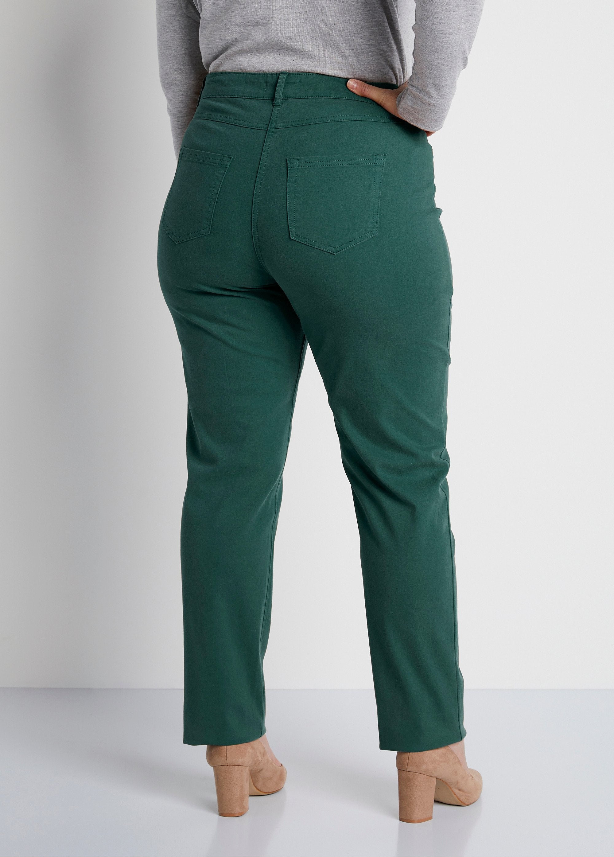 5-pocket_stretch_katoenen_broek_met_rechte_pijpen_GROENTE_DO1_curvy