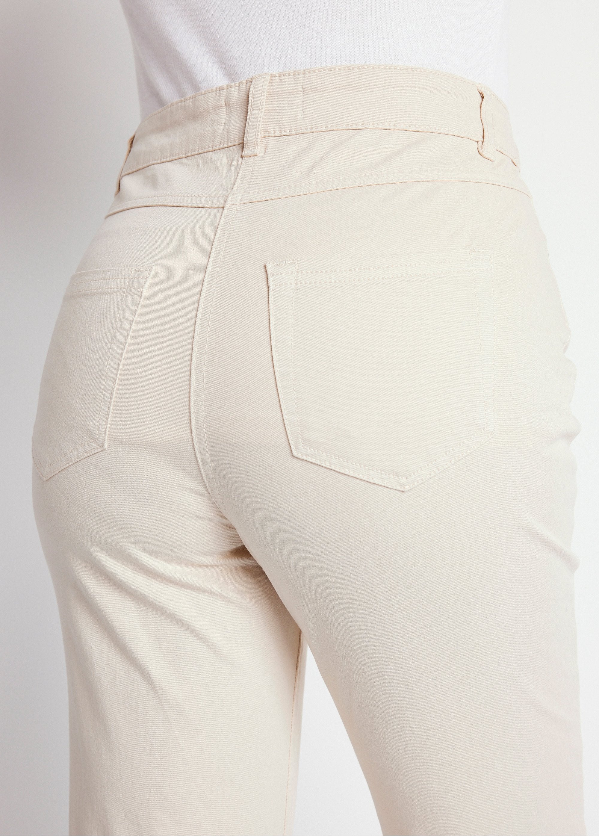 5-pocket_stretch_katoenen_broek_met_rechte_pijpen_BEIGE_DE1_slim