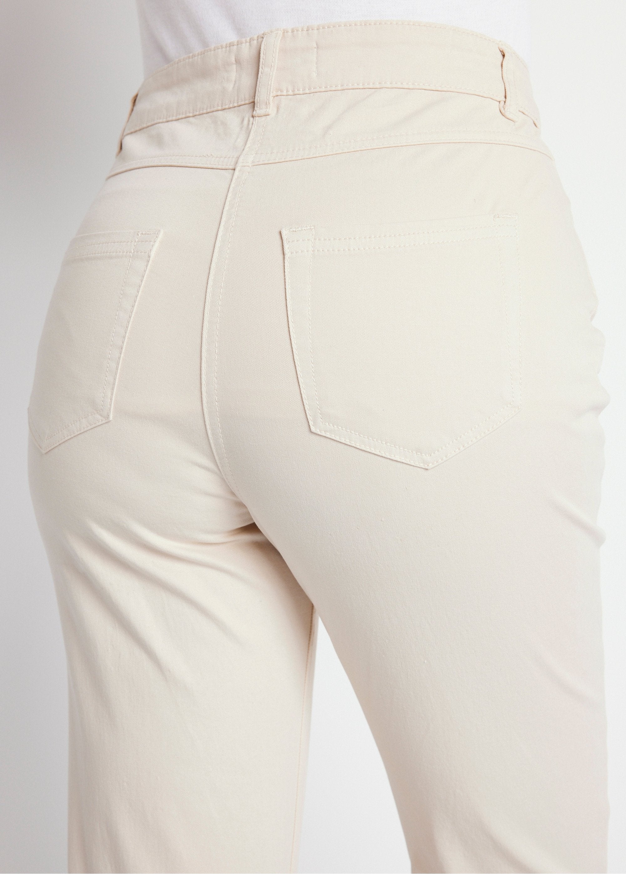 5-pocket_stretch_katoenen_broek_met_rechte_pijpen_BEIGE_DE2_slim