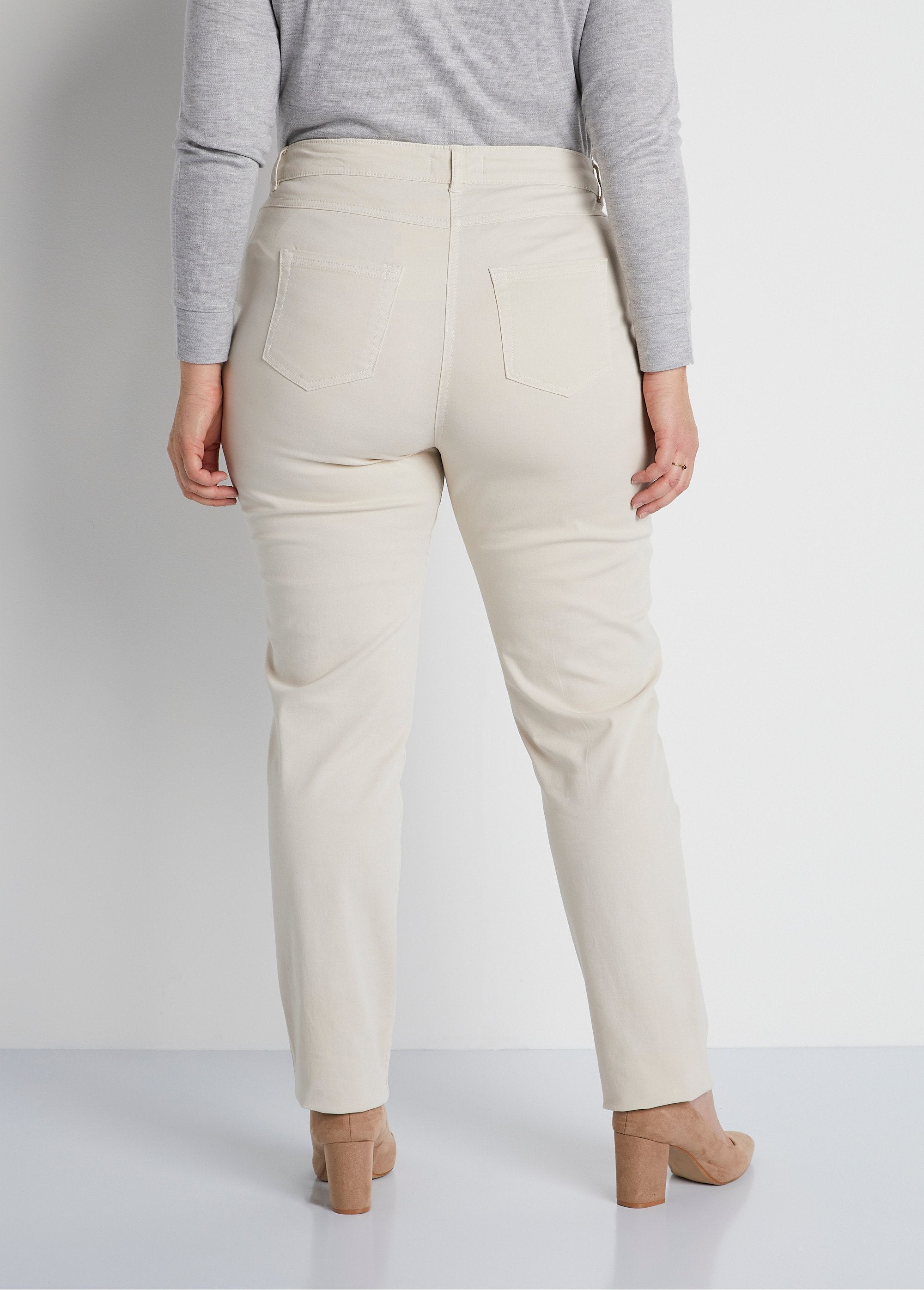 5-pocket_stretch_katoenen_broek_met_rechte_pijpen_BEIGE_DO1_curvy