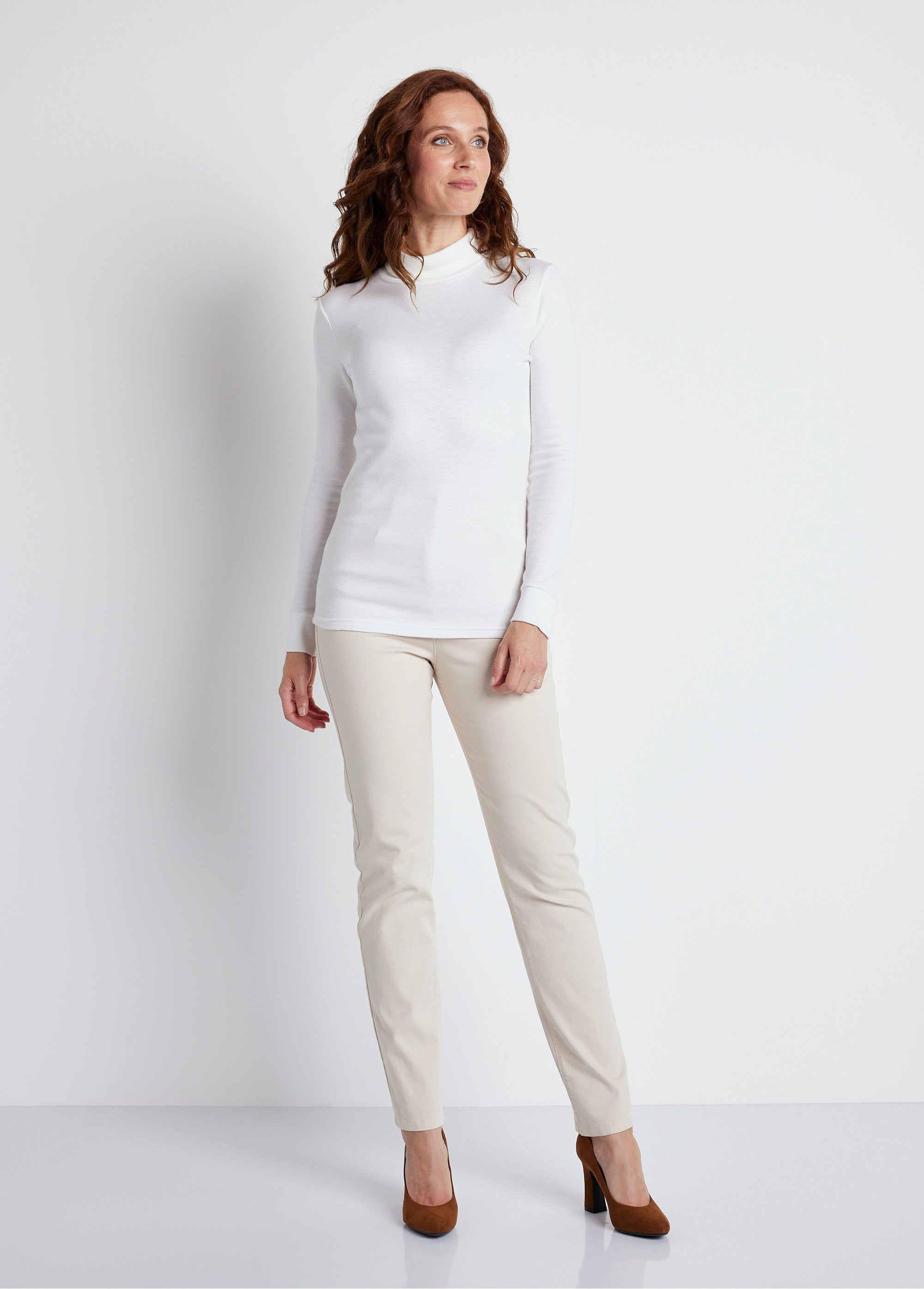 5-pocket_stretch_katoenen_broek_met_rechte_pijpen_BEIGE_SF1_slim