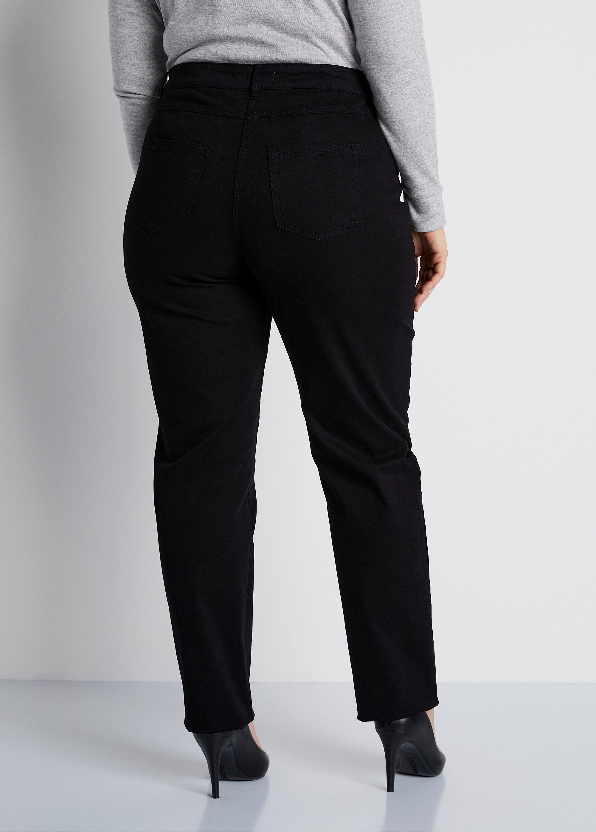 5-pocket_stretch_katoenen_broek_met_rechte_pijpen_ZWART_DO1_curvy