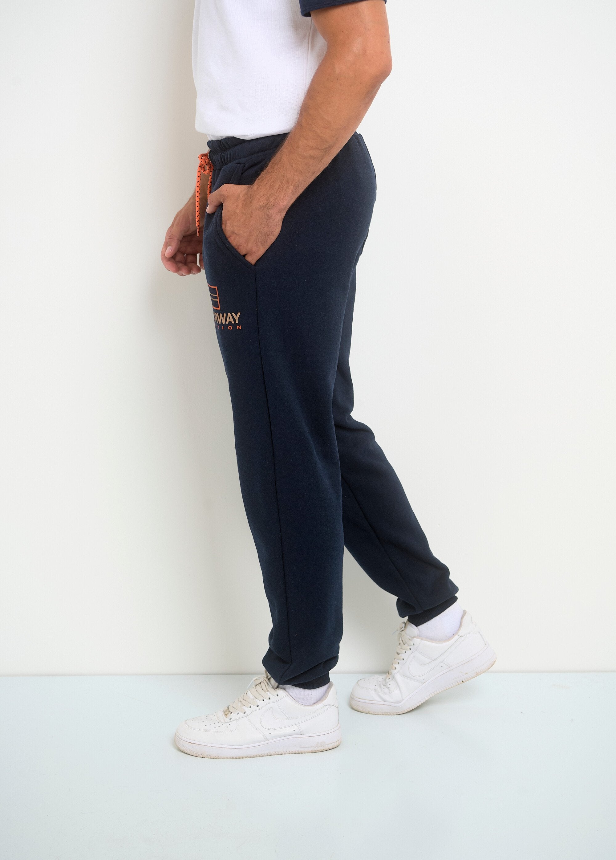 Joggingbroek_met_contrasterende_stropdas_Marine_GA1_slim