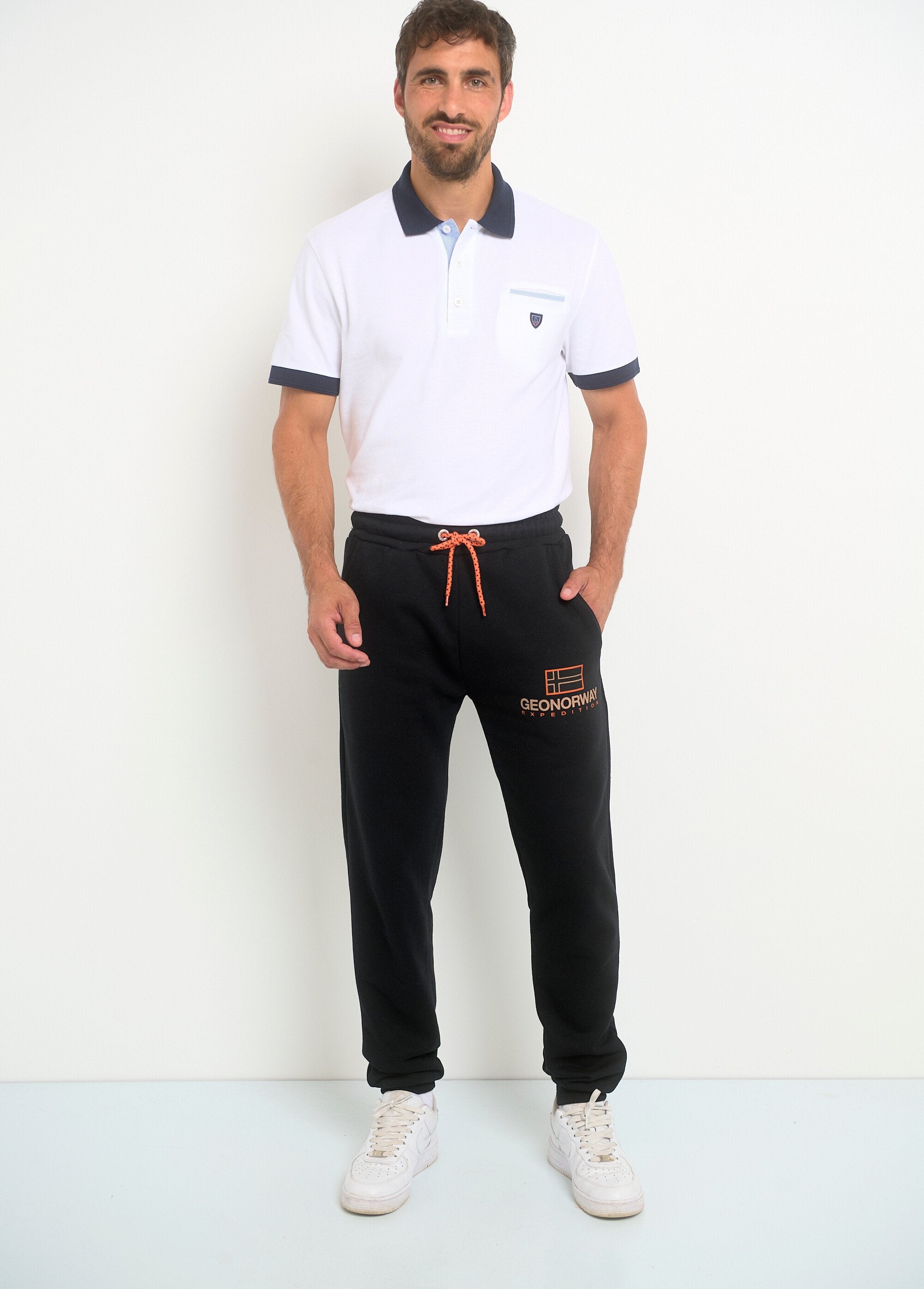 Joggingbroek_met_contrasterende_stropdas_Noir_SF1_slim